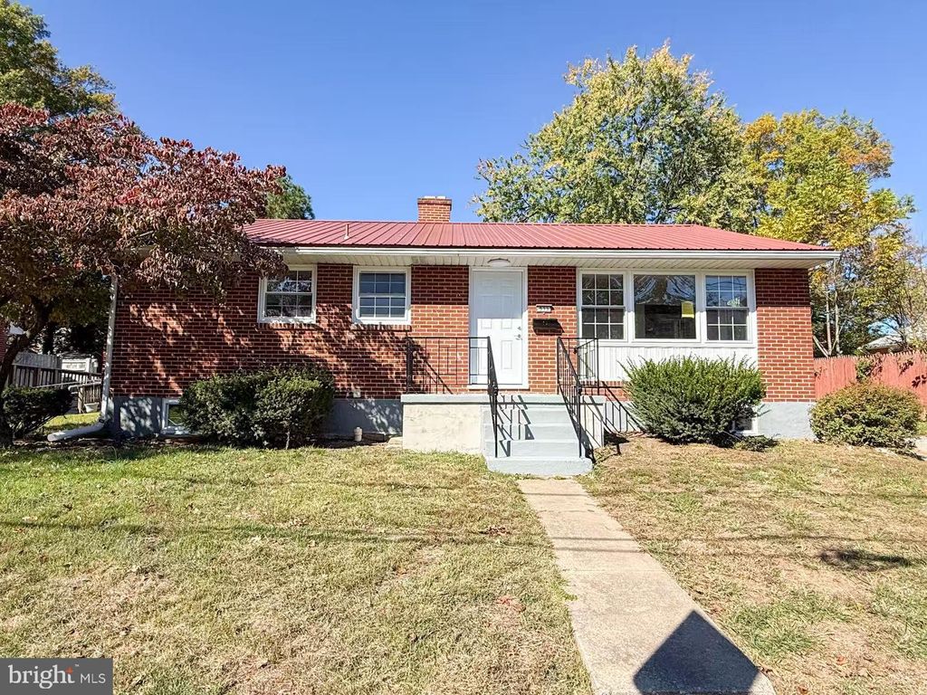 Photo of 533 E Park Street, ELIZABETHTOWN, PA 17022 (MLS # PALA2078674)