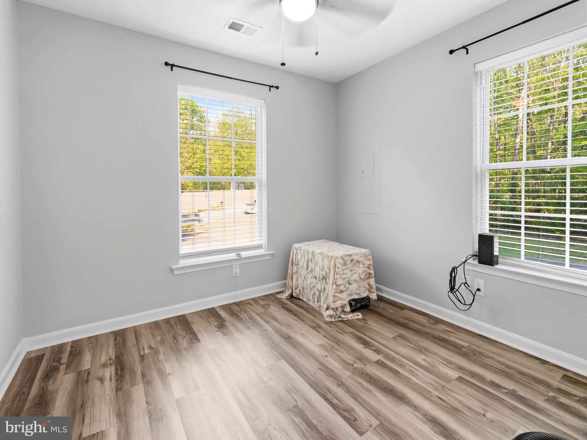 37043 NEWLANDS STREET