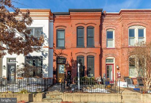 Photo of 1304 Emerald Street NE, WASHINGTON, DC 20002 (MLS # DCDC2242096)