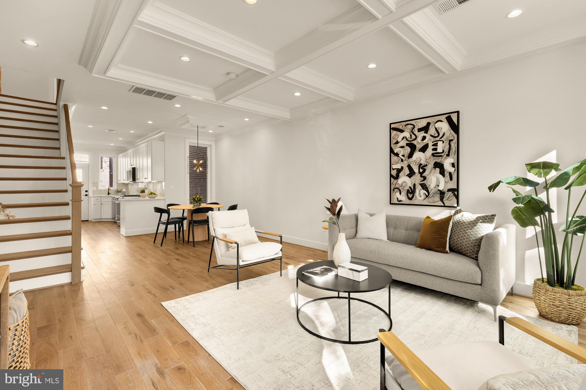 1304 EMERALD STREET NE