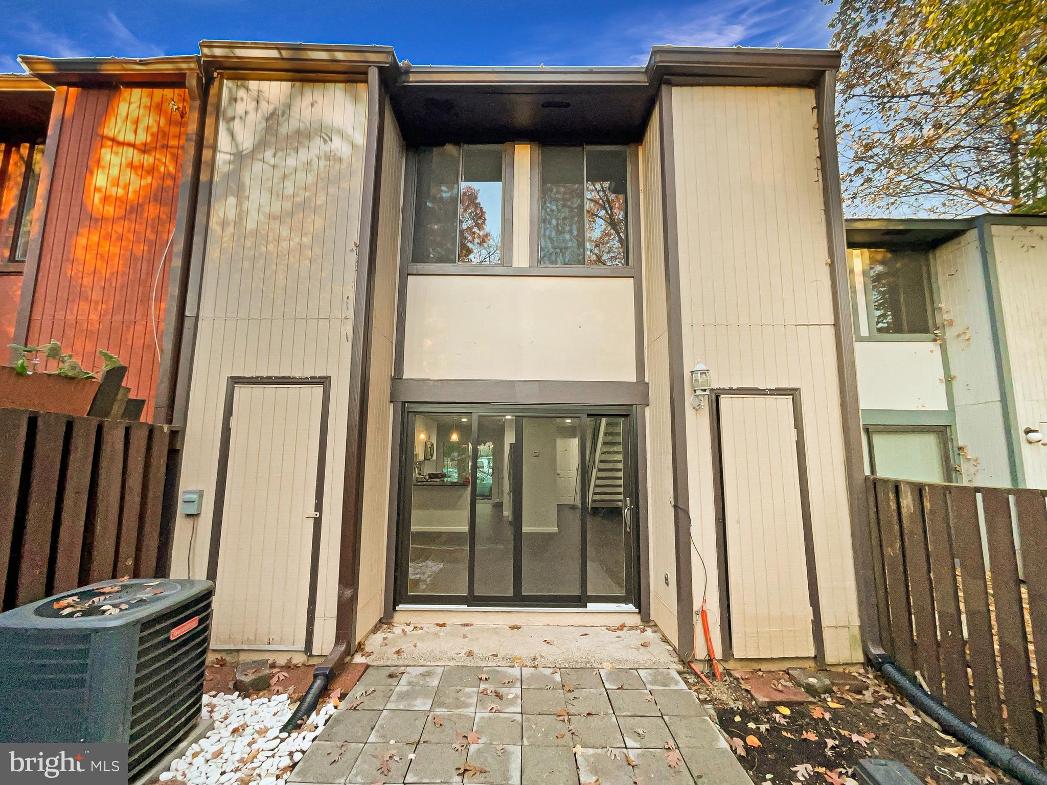 RESTON - Residential