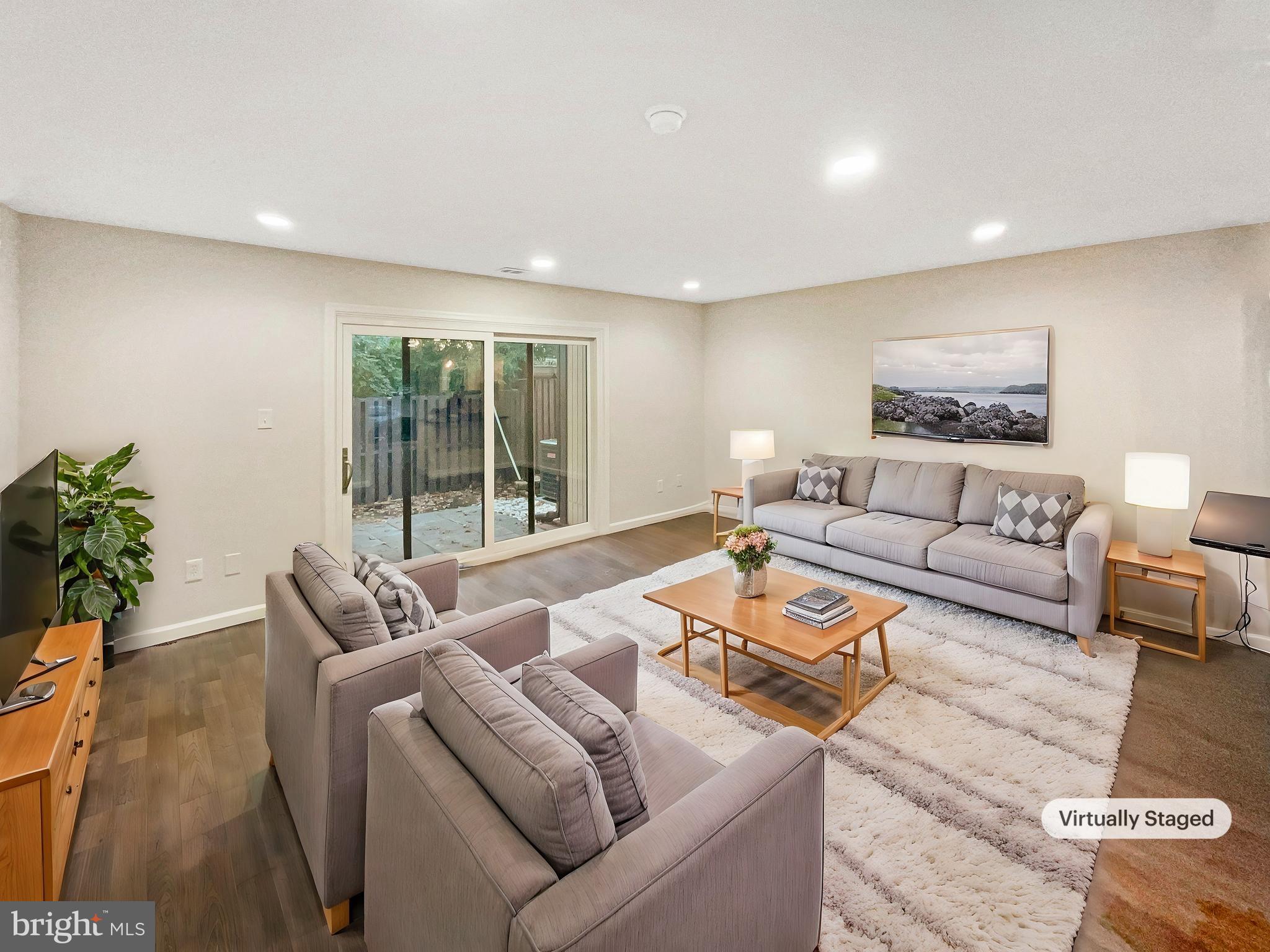 RESTON - Residential