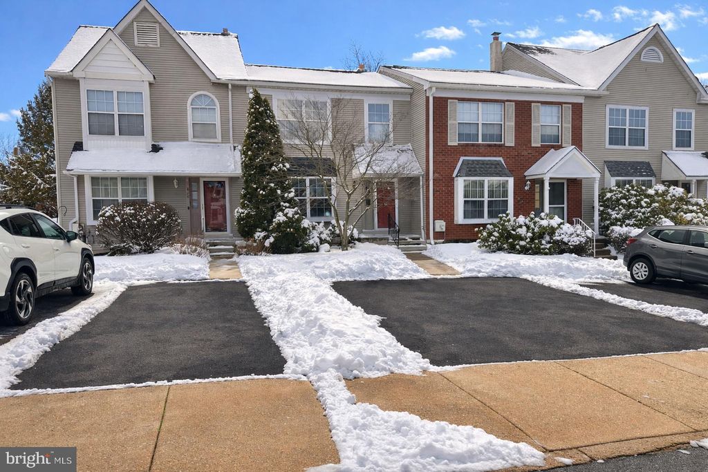 Photo of 818 Treetop Ln, NORRISTOWN, PA 19403 (MLS # PAMC2165838)