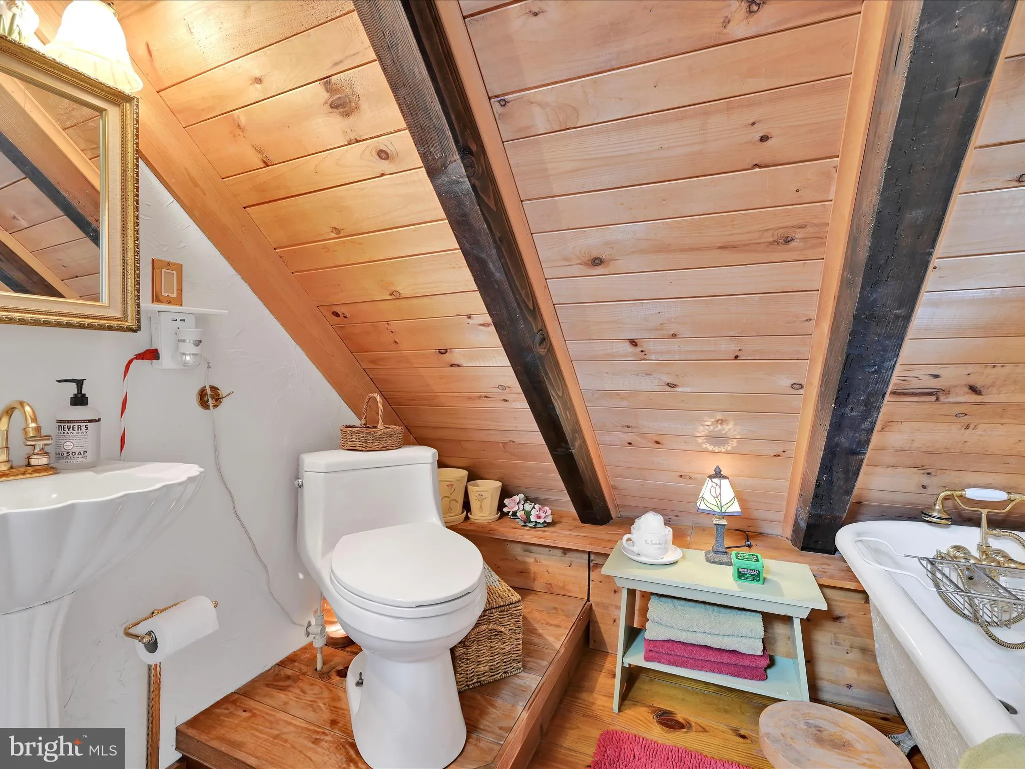 Auburn, Pennsylvania 17922, United States, 3 Bedrooms Bedrooms, ,3 BathroomsBathrooms,Residential,Pending,83622