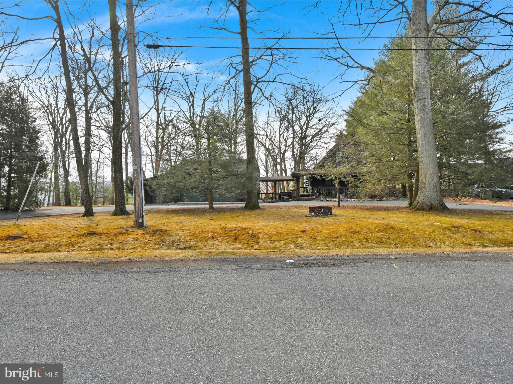 Auburn, Pennsylvania 17922, United States, 3 Bedrooms Bedrooms, ,3 BathroomsBathrooms,Residential,Pending,83622