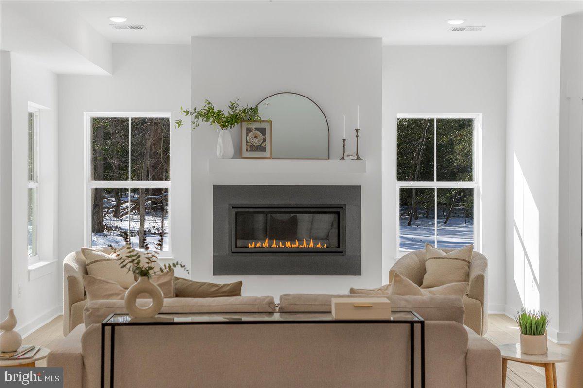 SHADY SIDE - Residential