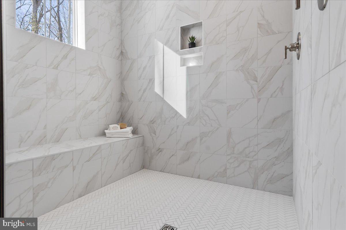 SHADY SIDE - Residential