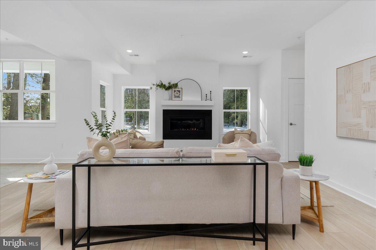 SHADY SIDE - Residential