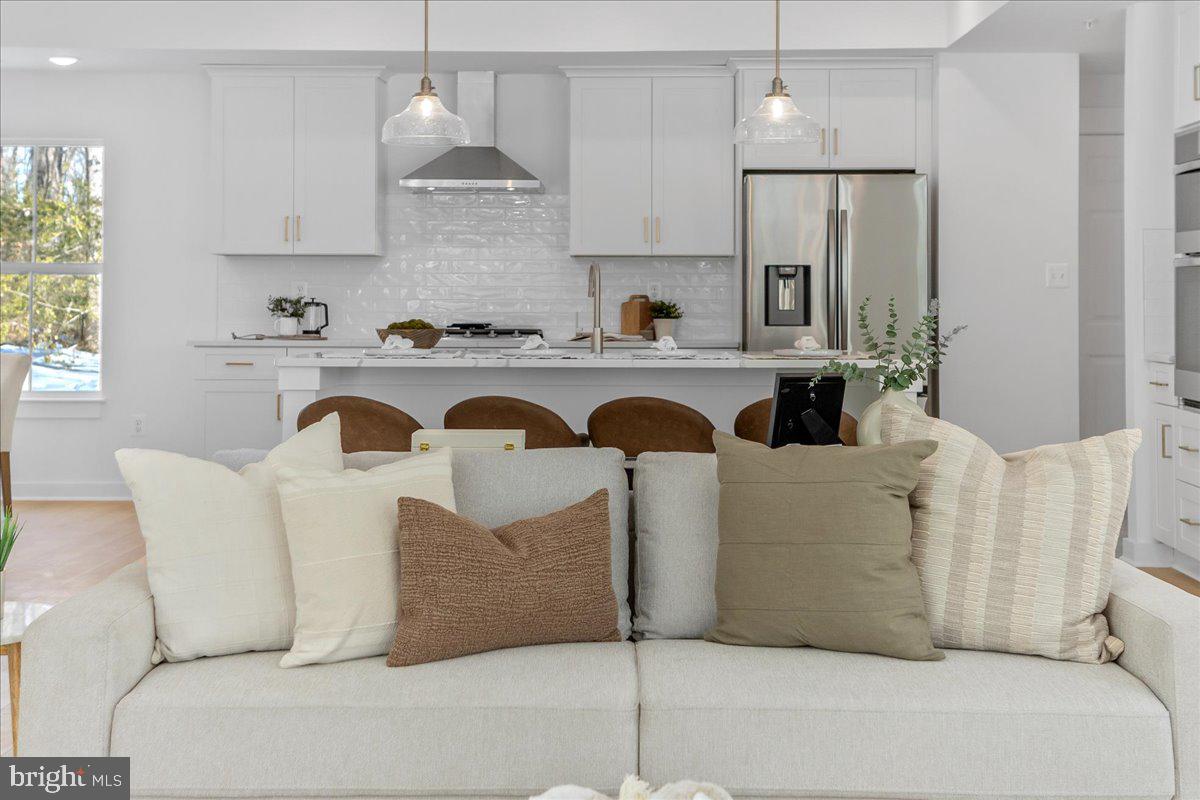 SHADY SIDE - Residential