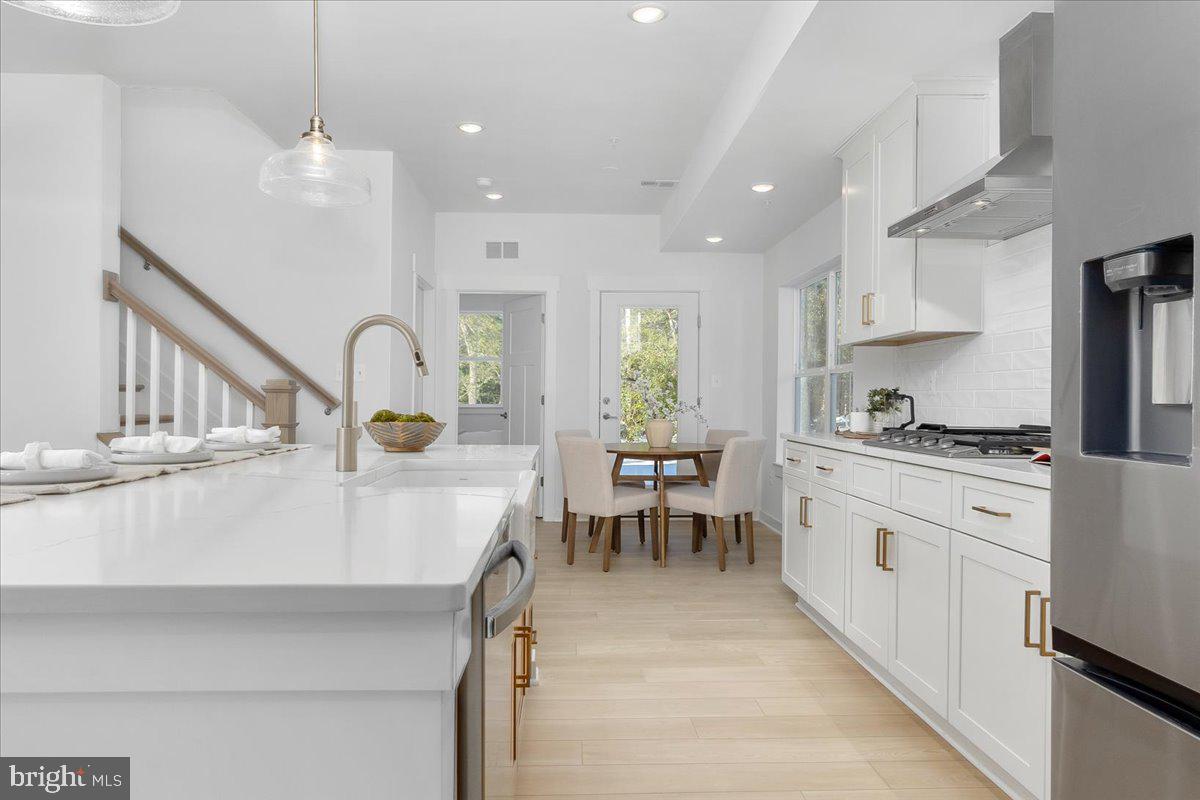 SHADY SIDE - Residential