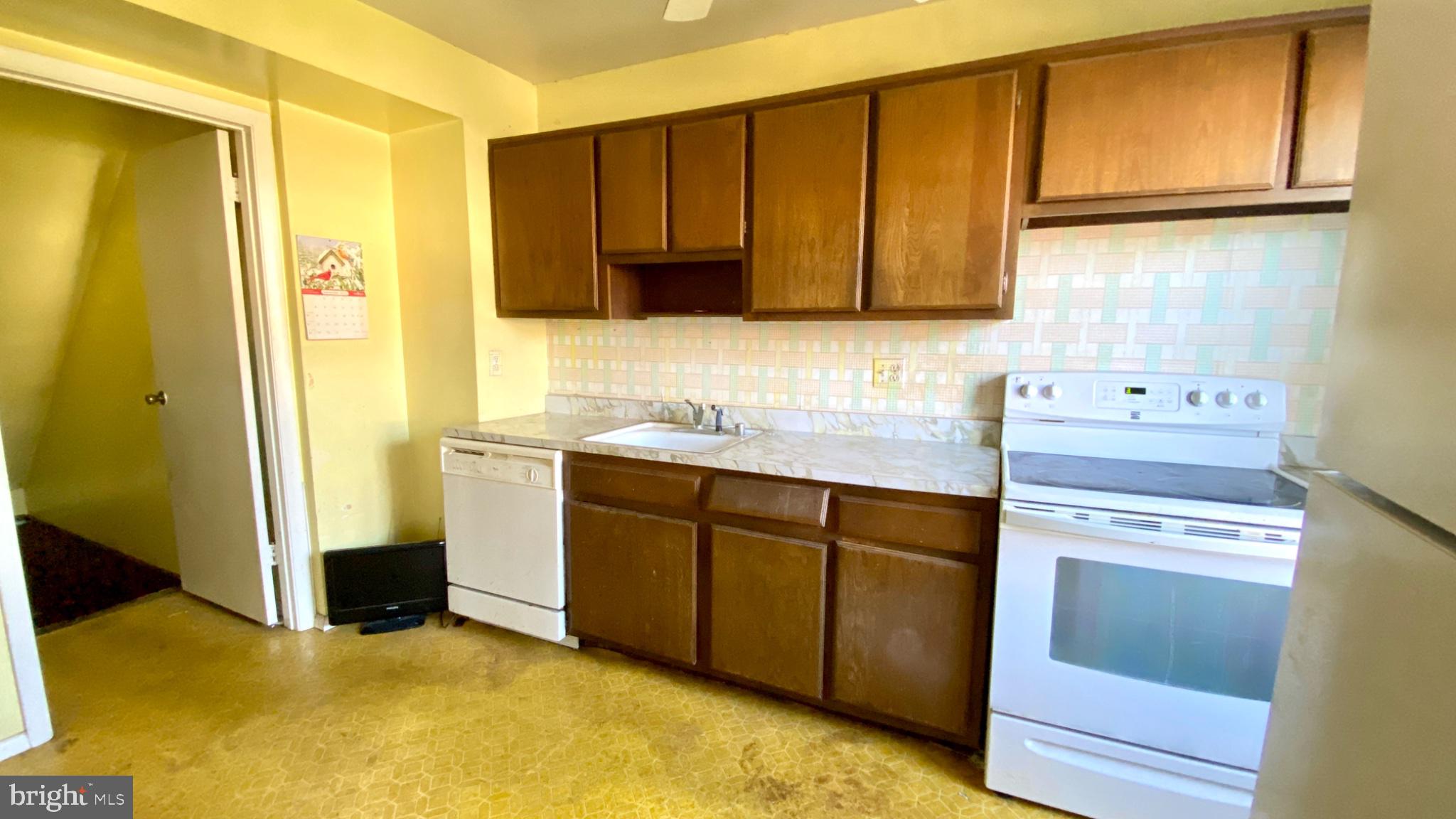 36 LERNER COURT 32B