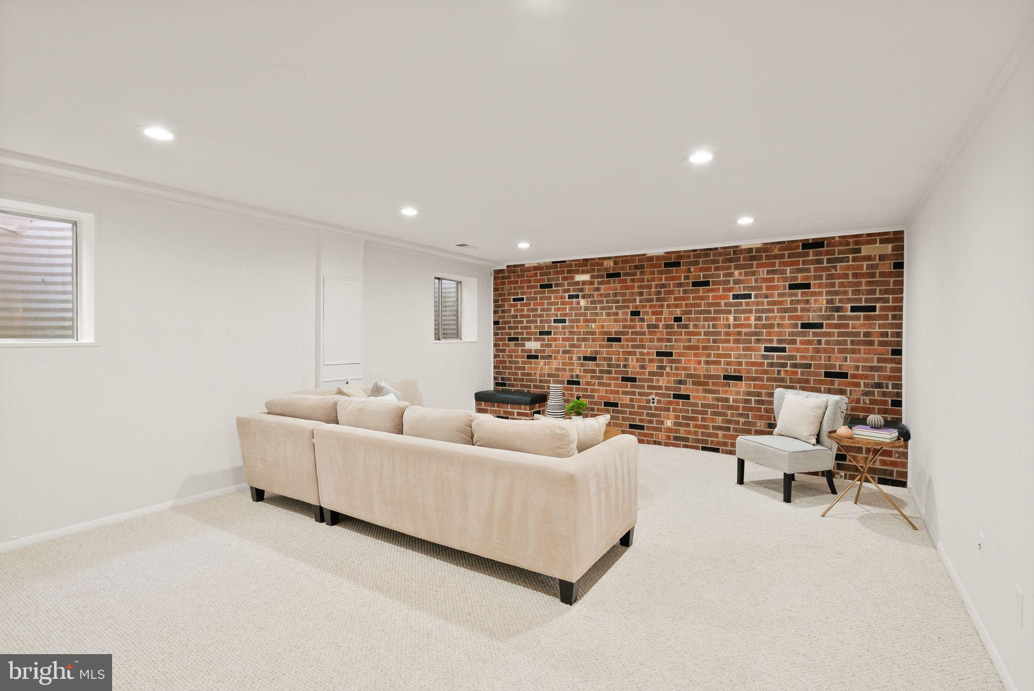 CHARLESTOWN - Residential