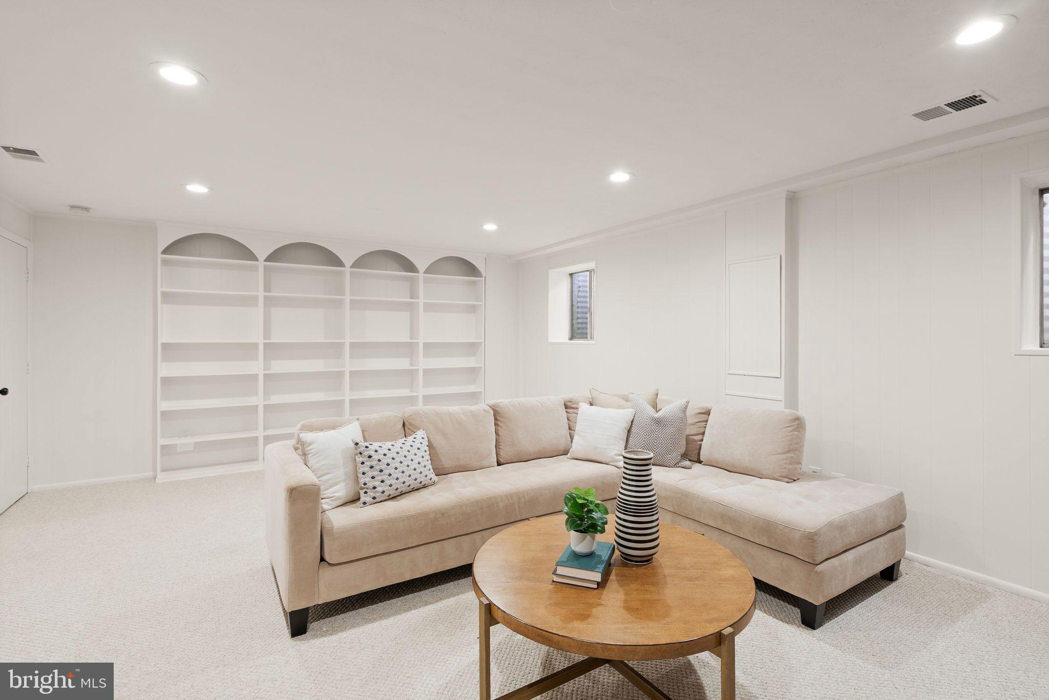 CHARLESTOWN - Residential