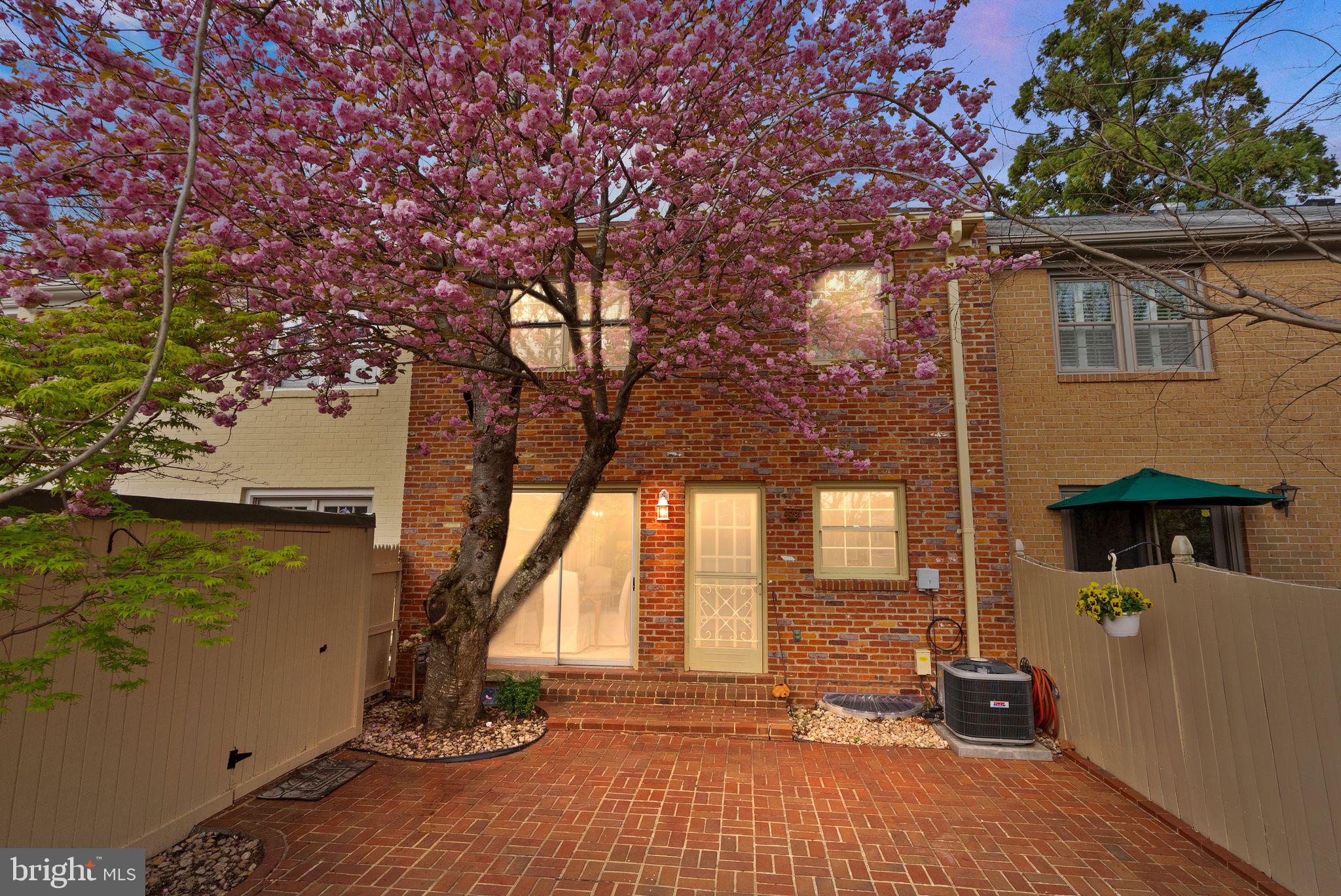 CHARLESTOWN - Residential