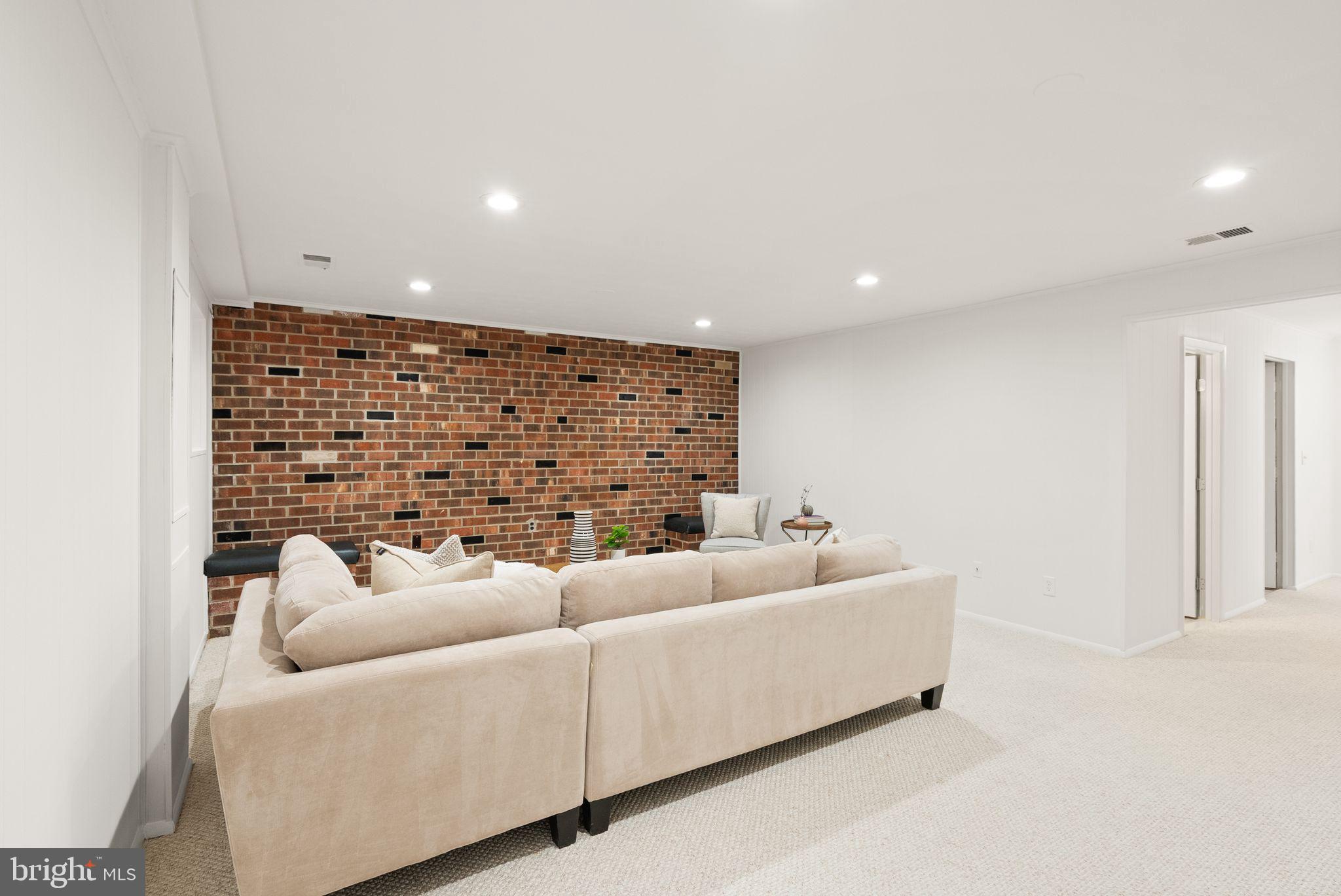 CHARLESTOWN - Residential