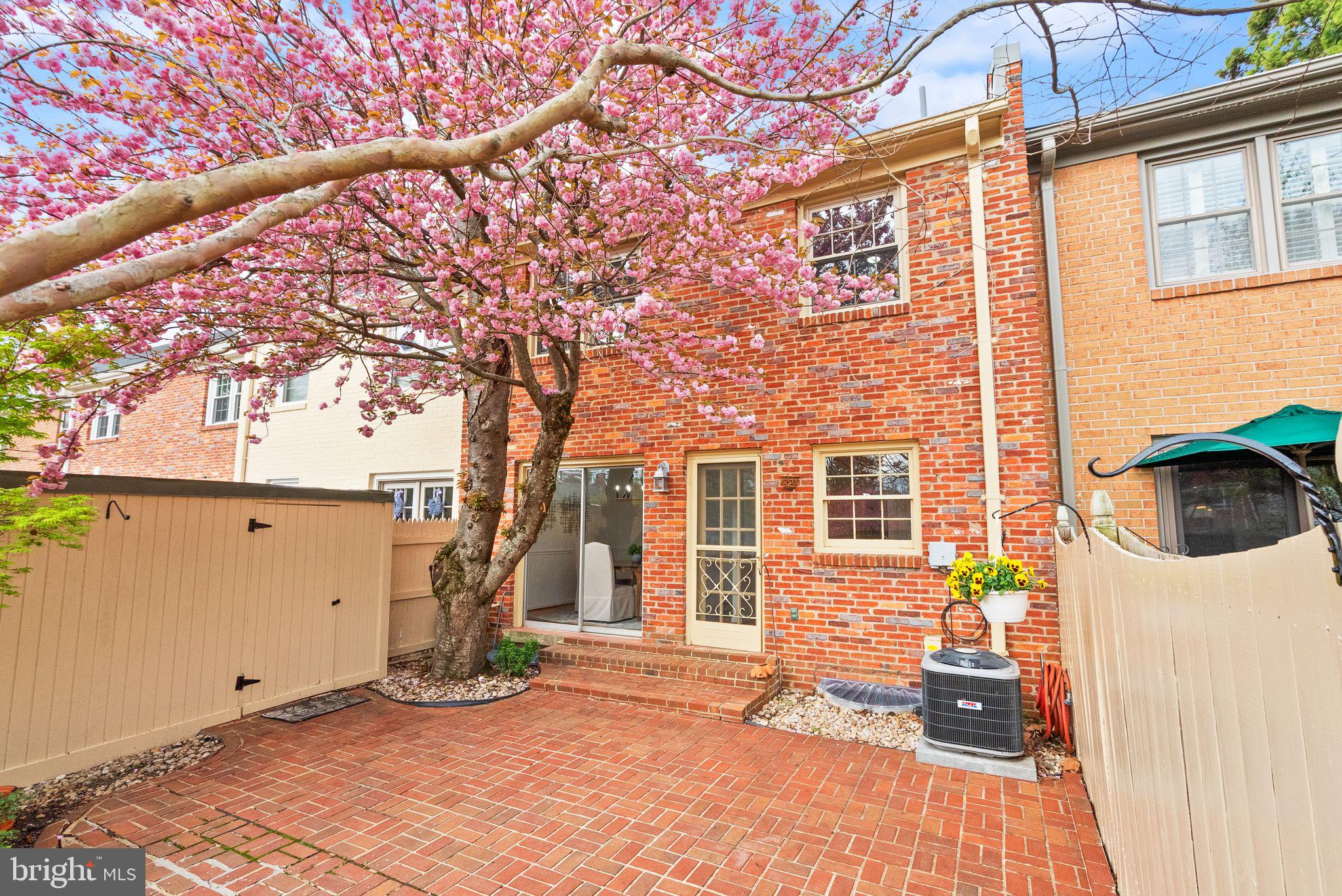 CHARLESTOWN - Residential