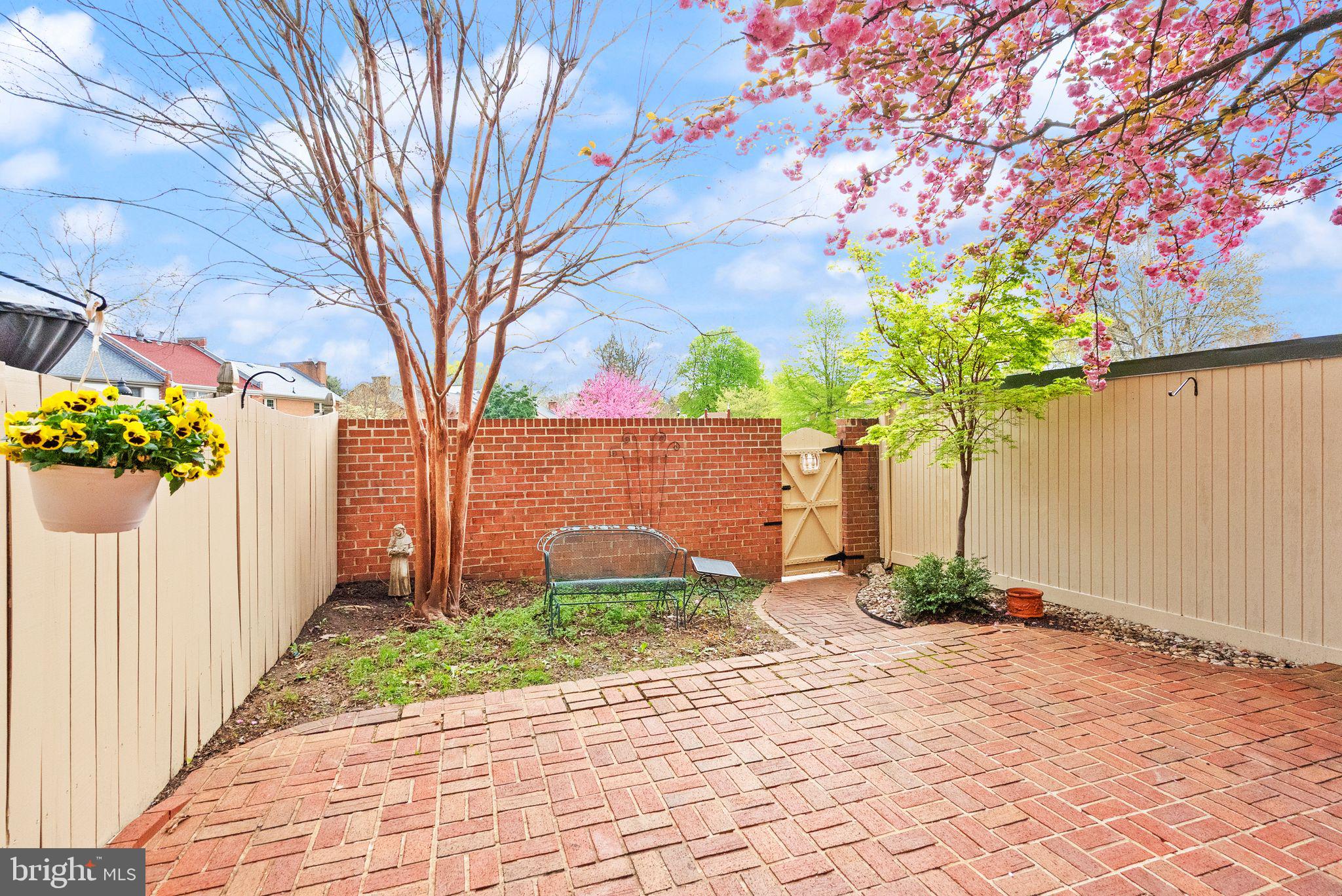 CHARLESTOWN - Residential