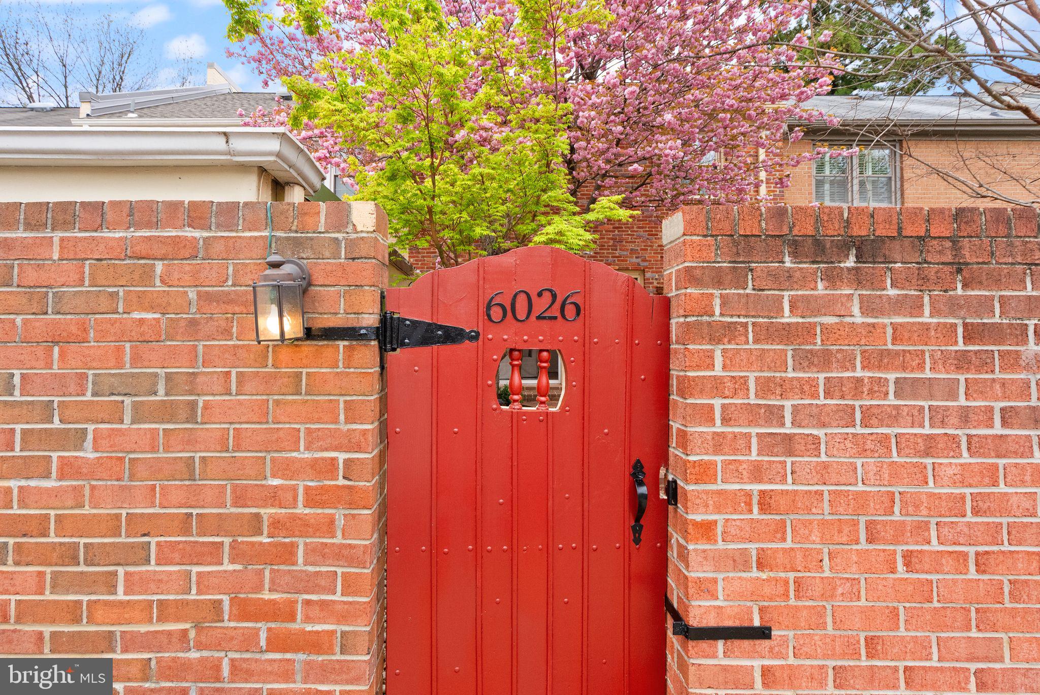 CHARLESTOWN - Residential