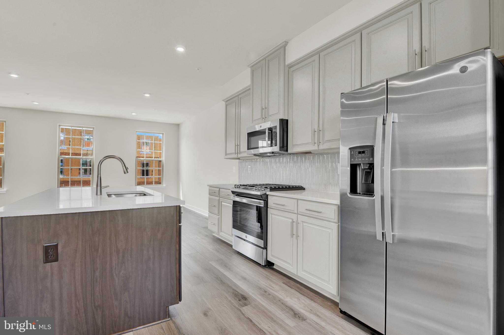 PARKSIDE - Residential