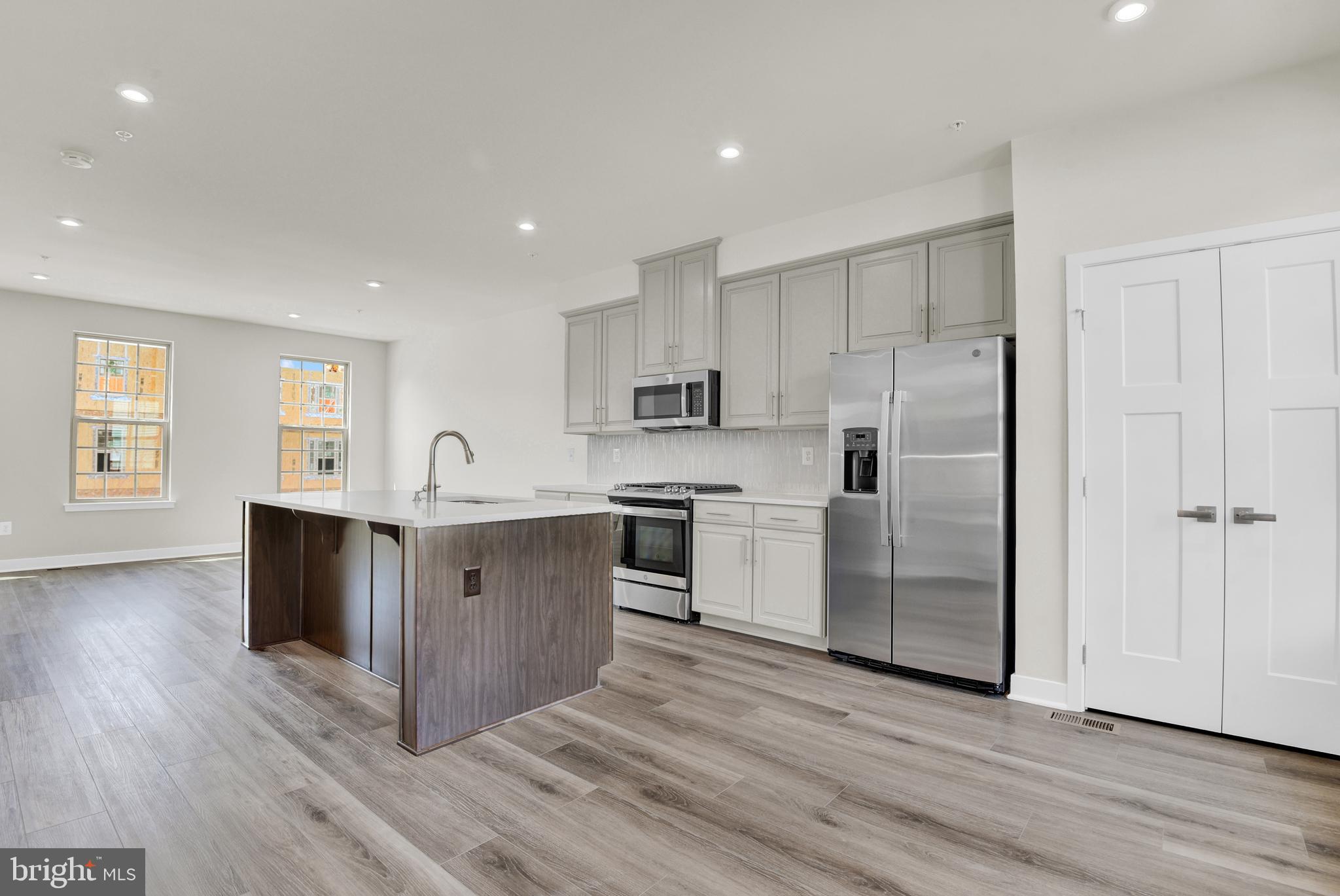 PARKSIDE - Residential