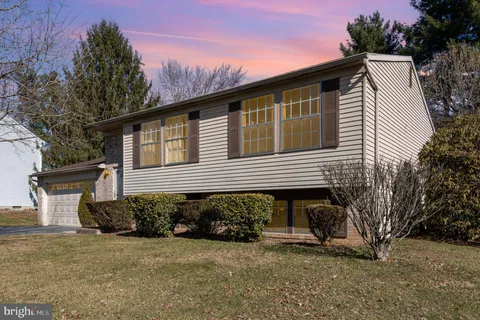 817 Briarwood Lane, Camp Hill, PA 17011 - MLS#: PACB2039734