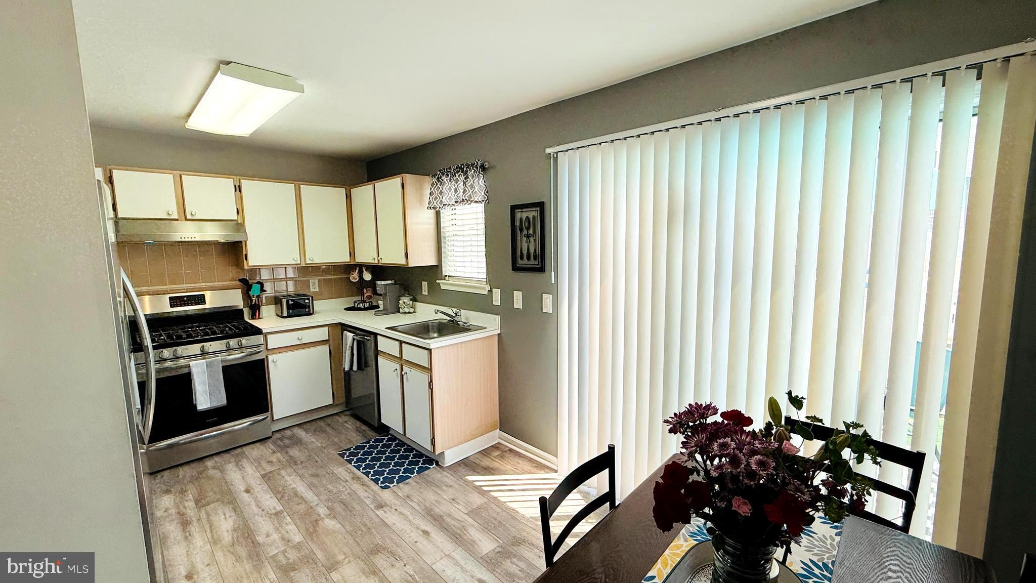 802 DARRETT COURT