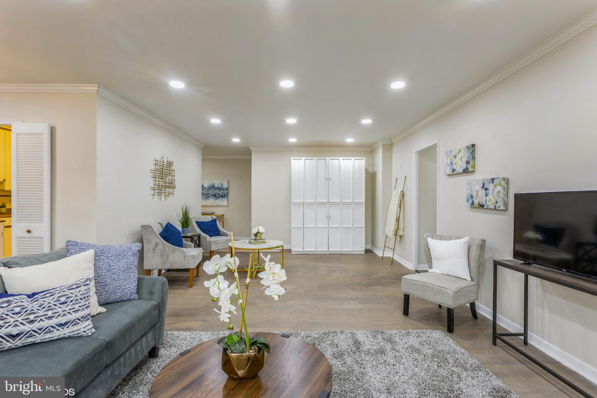 PARK TOWERS WEST - Residential