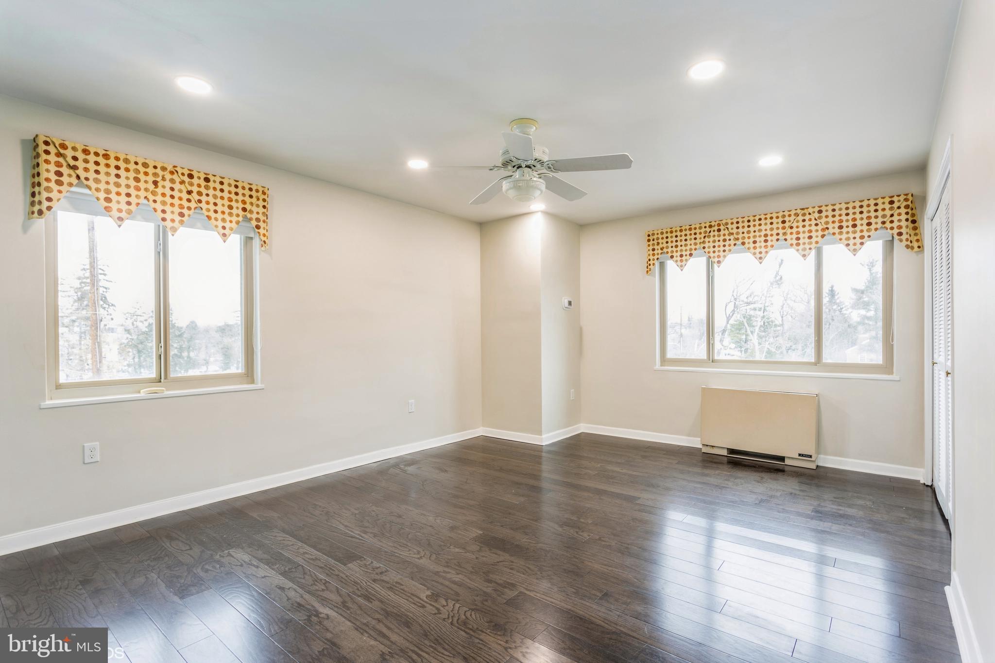 PARK TOWERS WEST - Residential