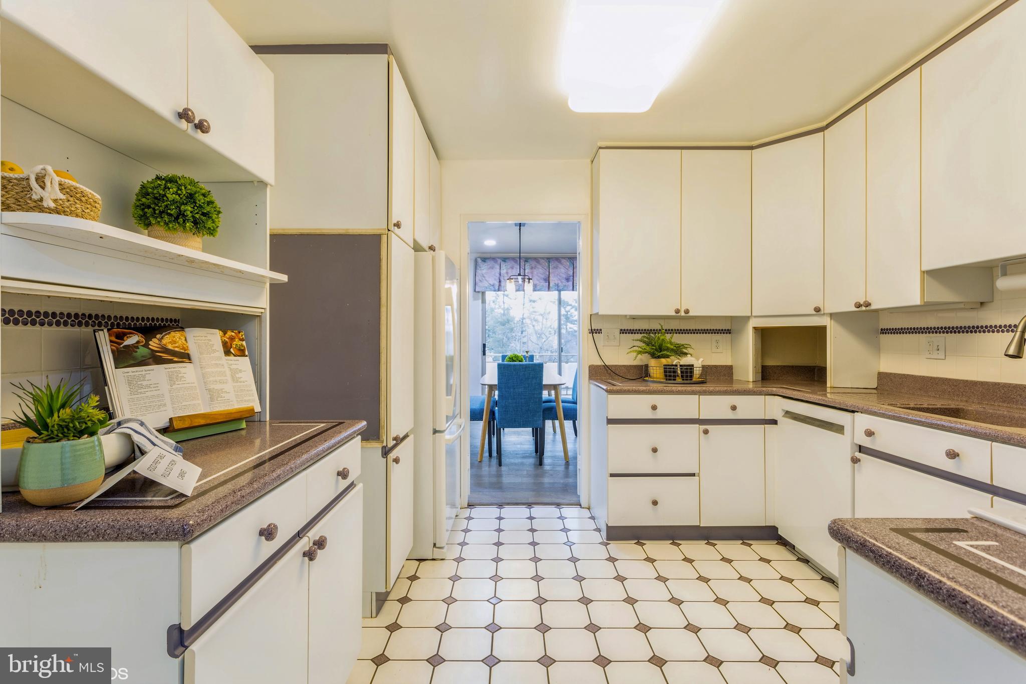 PARK TOWERS WEST - Residential