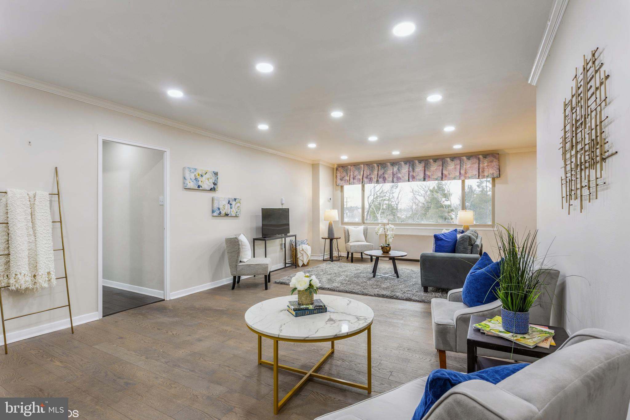 PARK TOWERS WEST - Residential