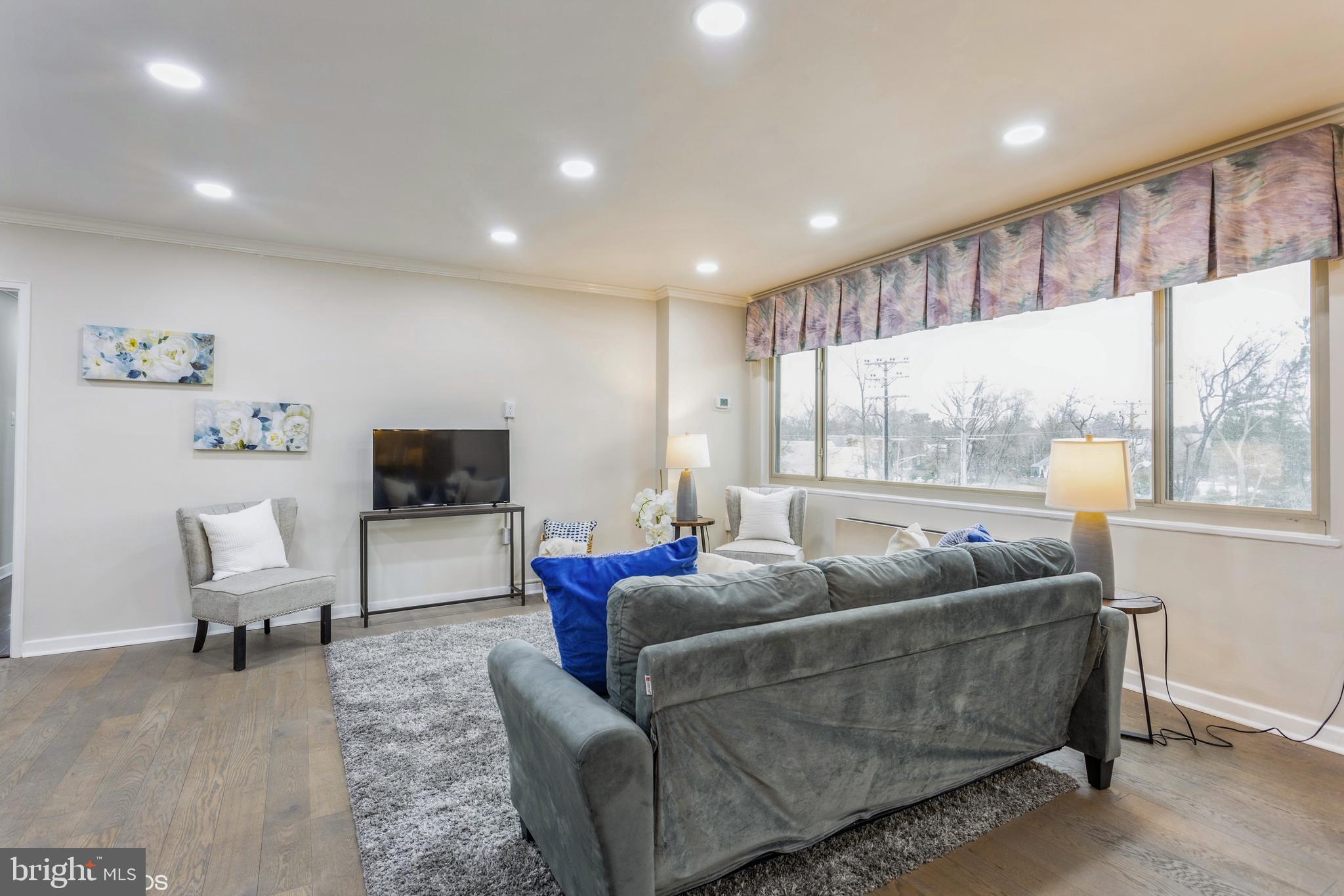 PARK TOWERS WEST - Residential