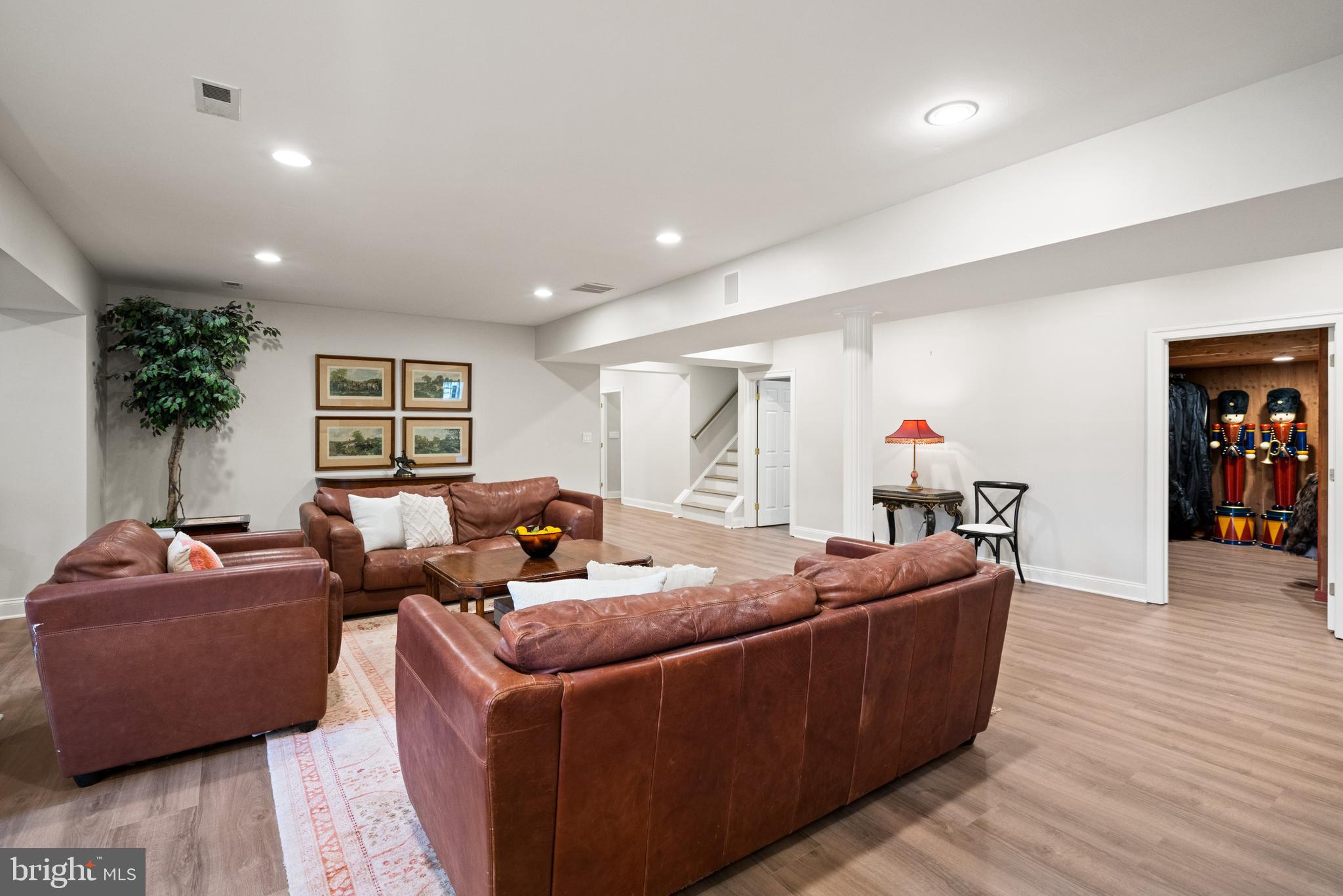 SWINKS MILL WOODS - Residential