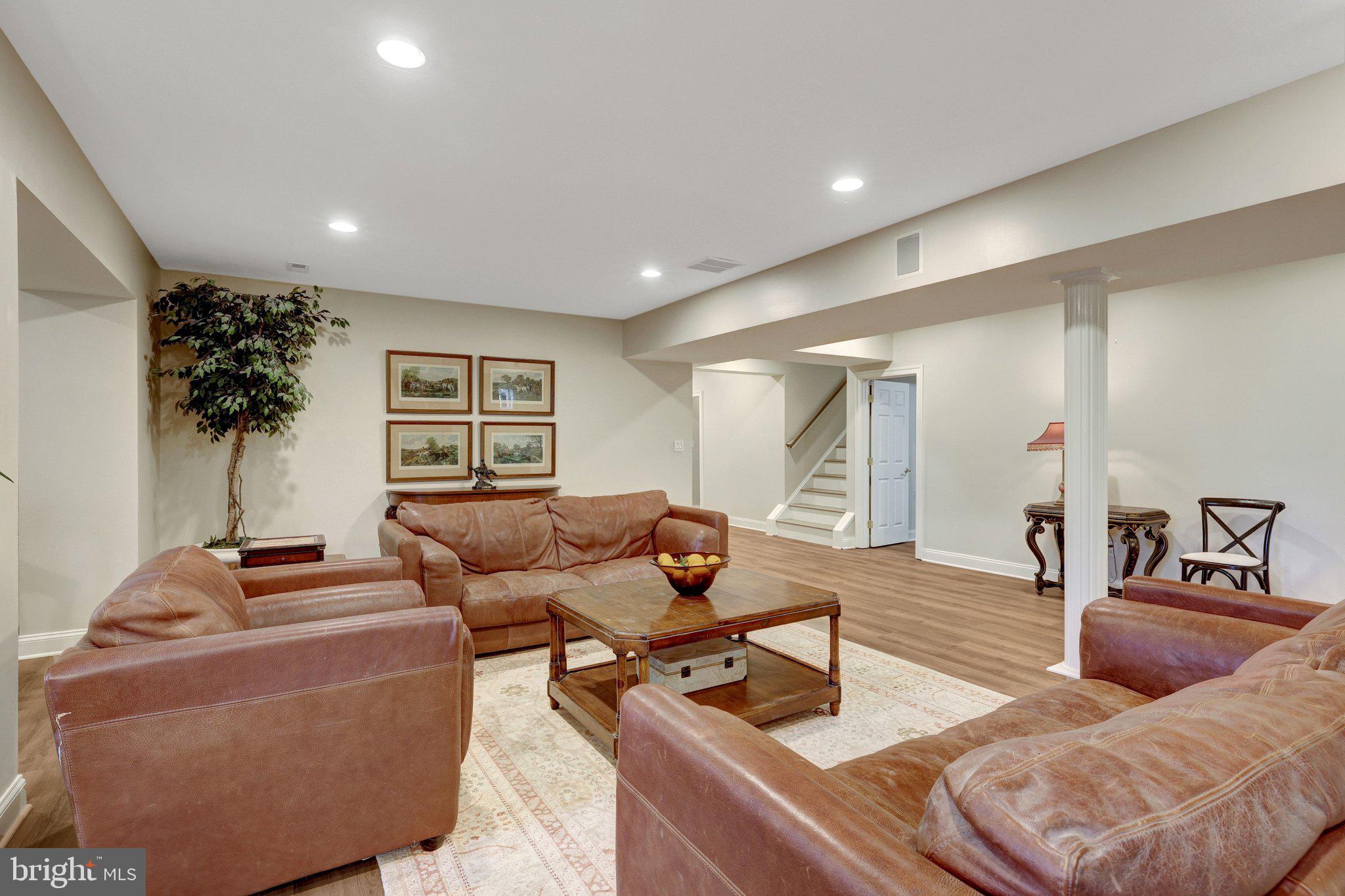 SWINKS MILL WOODS - Residential