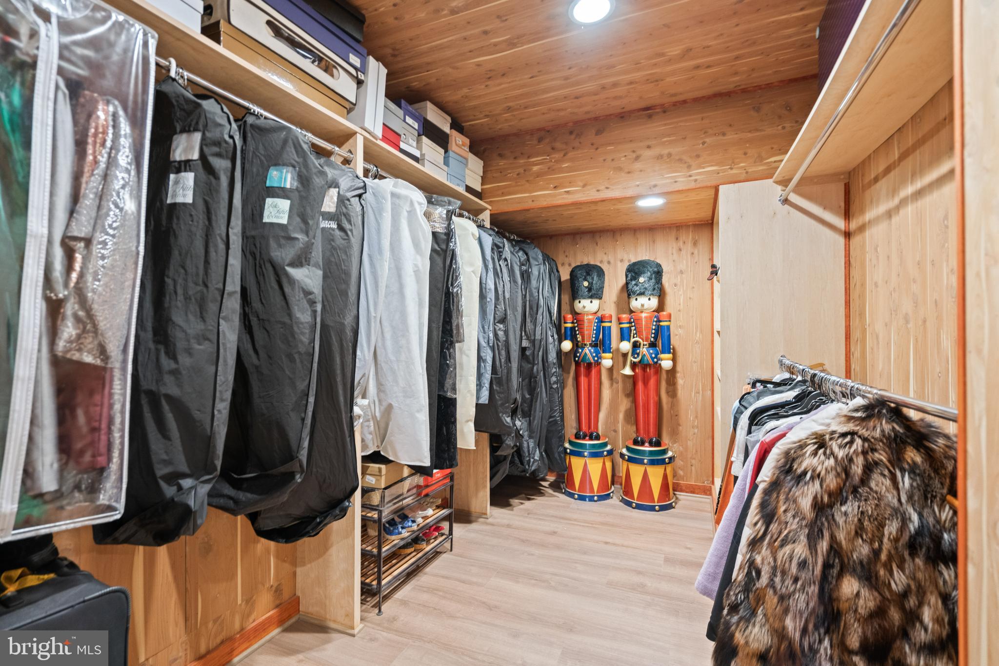 SWINKS MILL WOODS - Residential