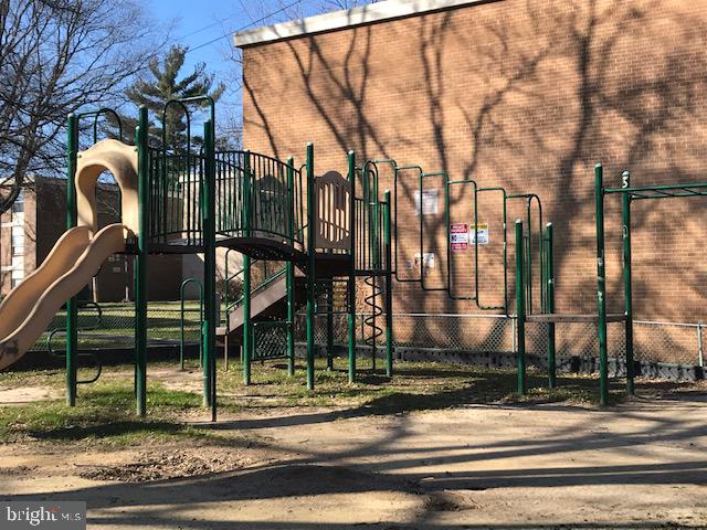 MARLOW TOWERS CONDOMINIUMS - Residential