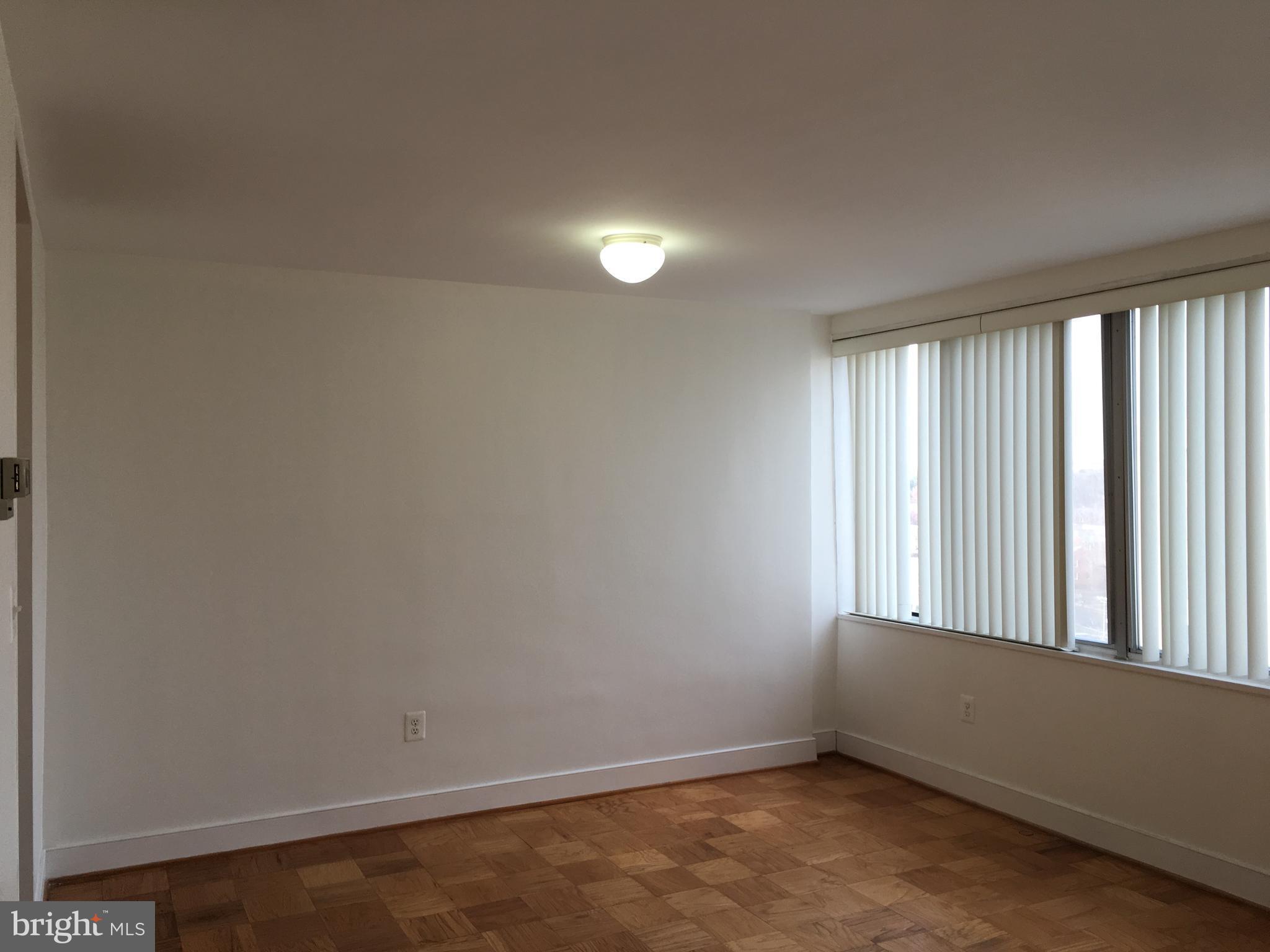 RIVER TOWERS - Residential Lease