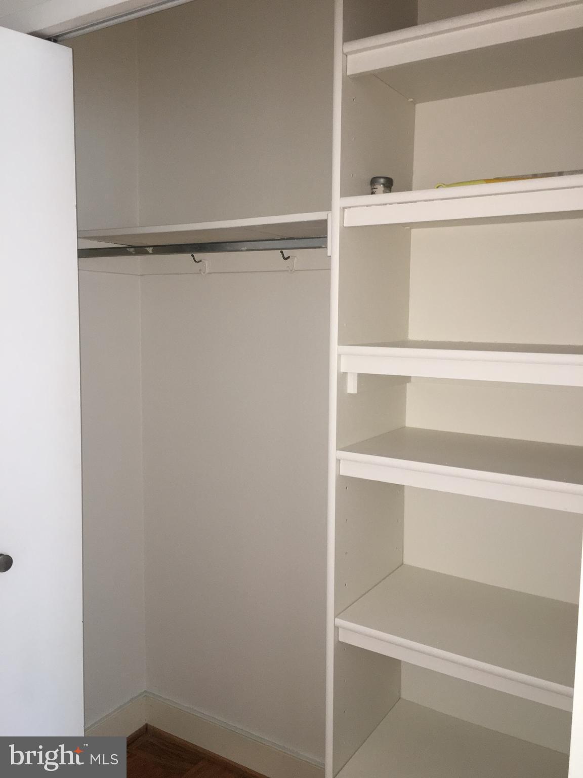 RIVER TOWERS - Residential Lease