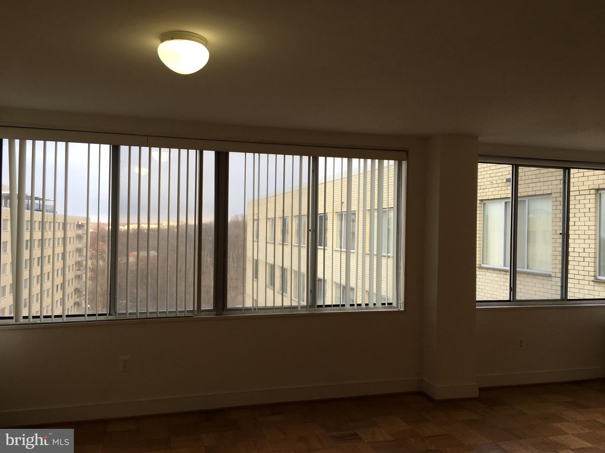 RIVER TOWERS - Residential Lease