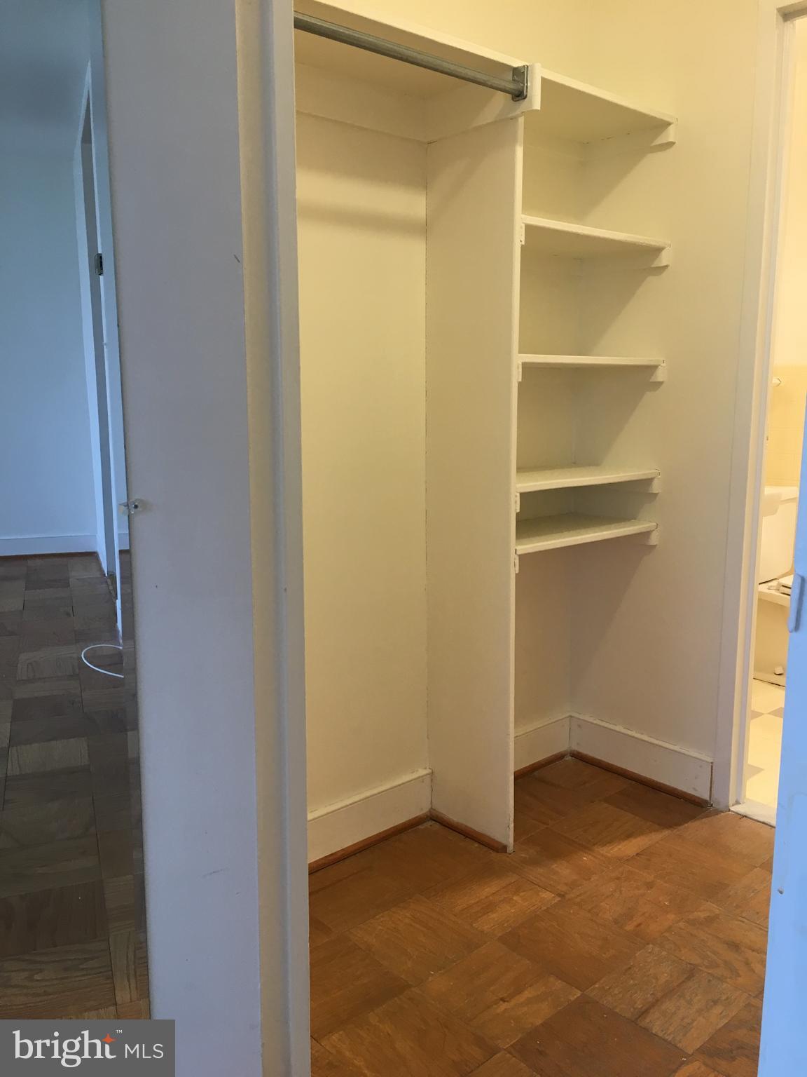 RIVER TOWERS - Residential Lease