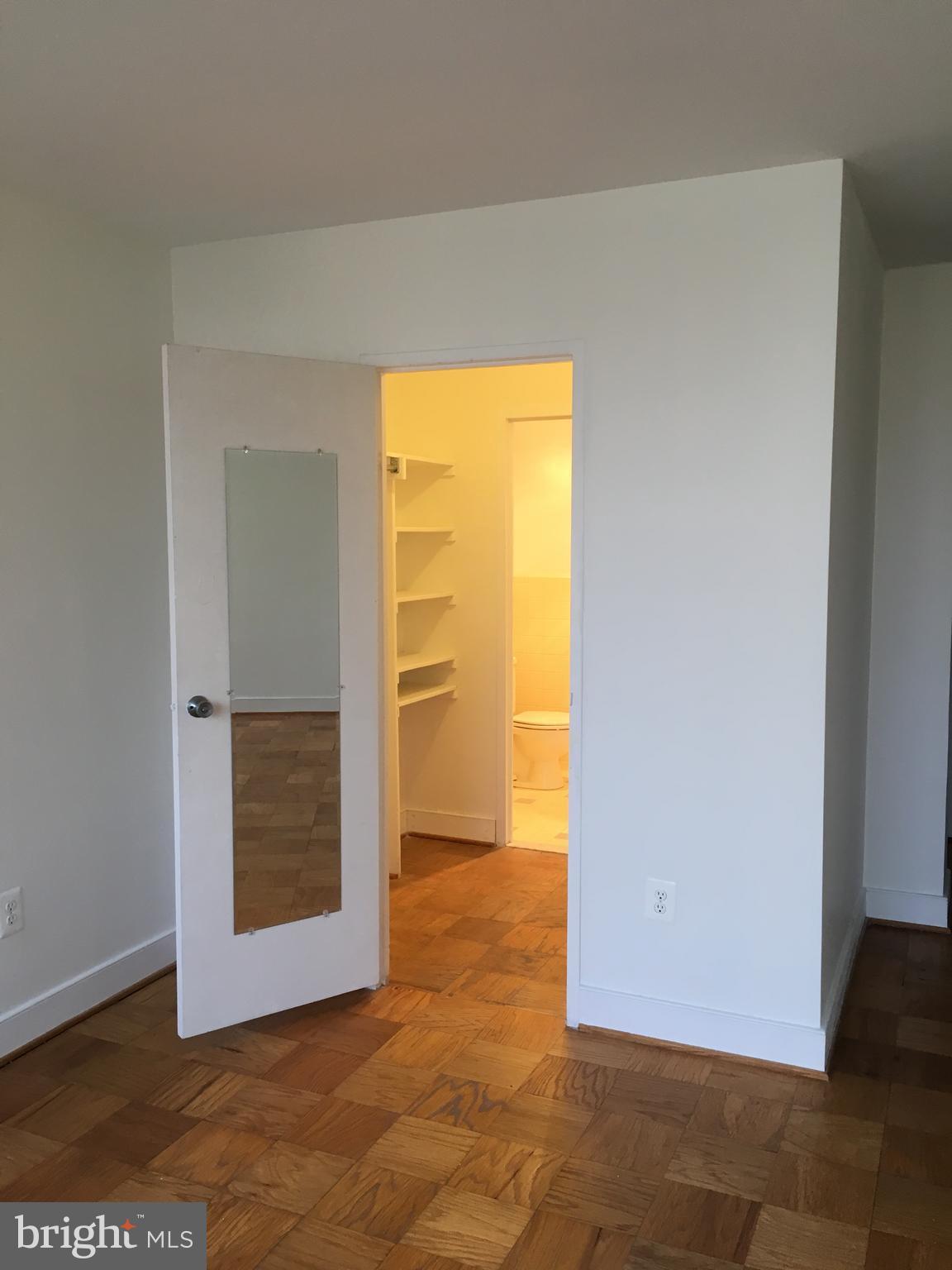 RIVER TOWERS - Residential Lease