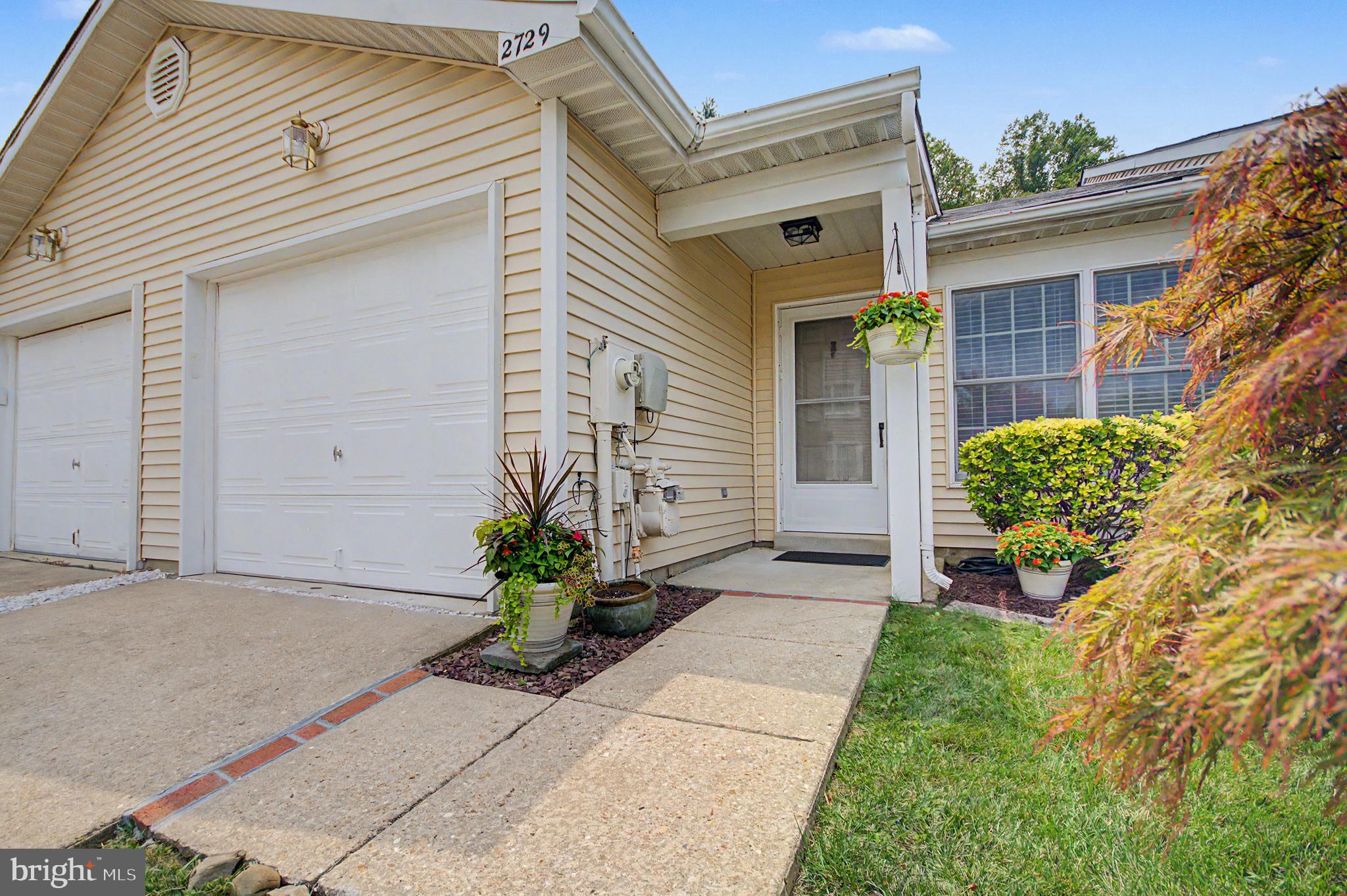 2729 YEOMANS LANTERN COURT