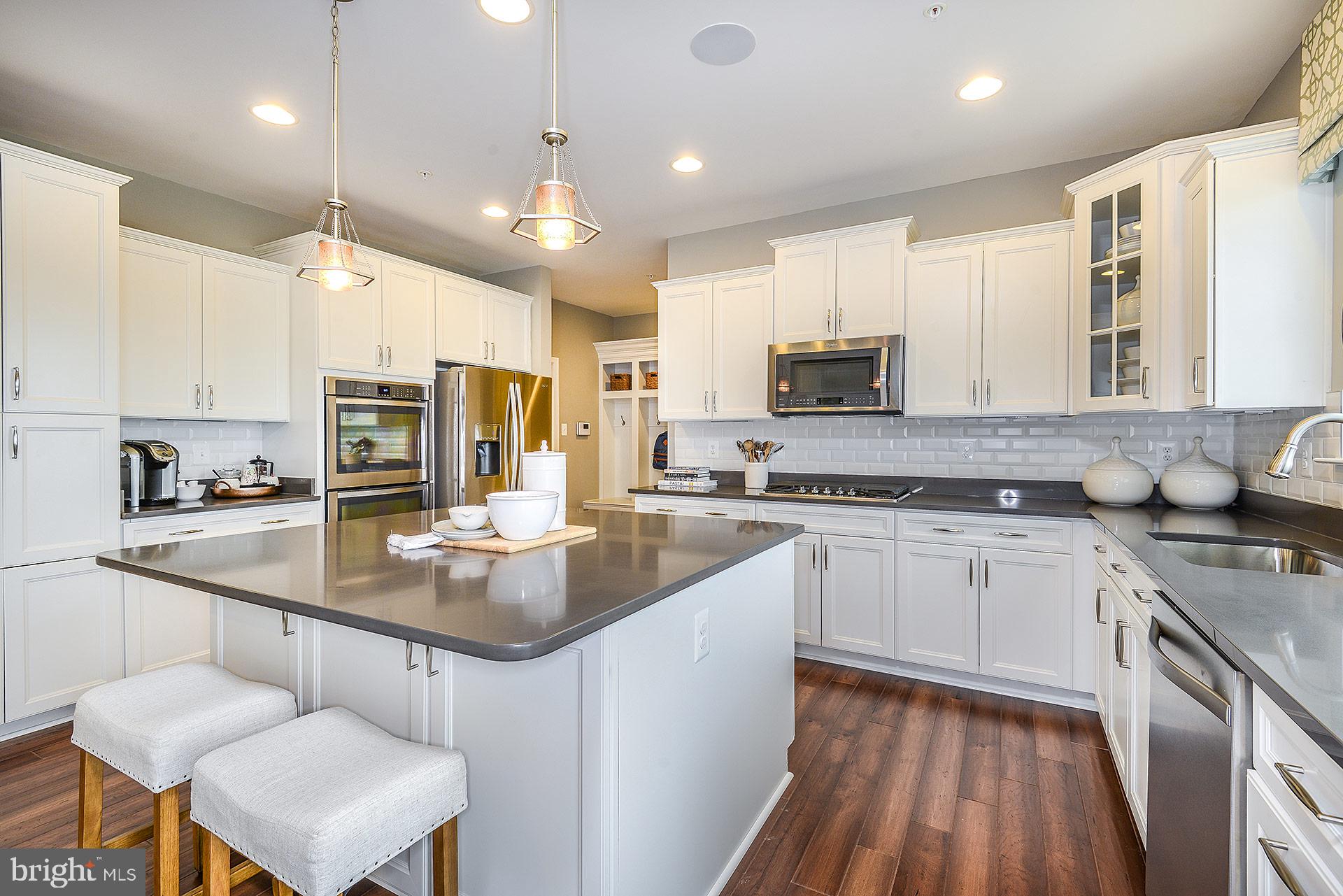 SENSENY VILLAGE - Residential