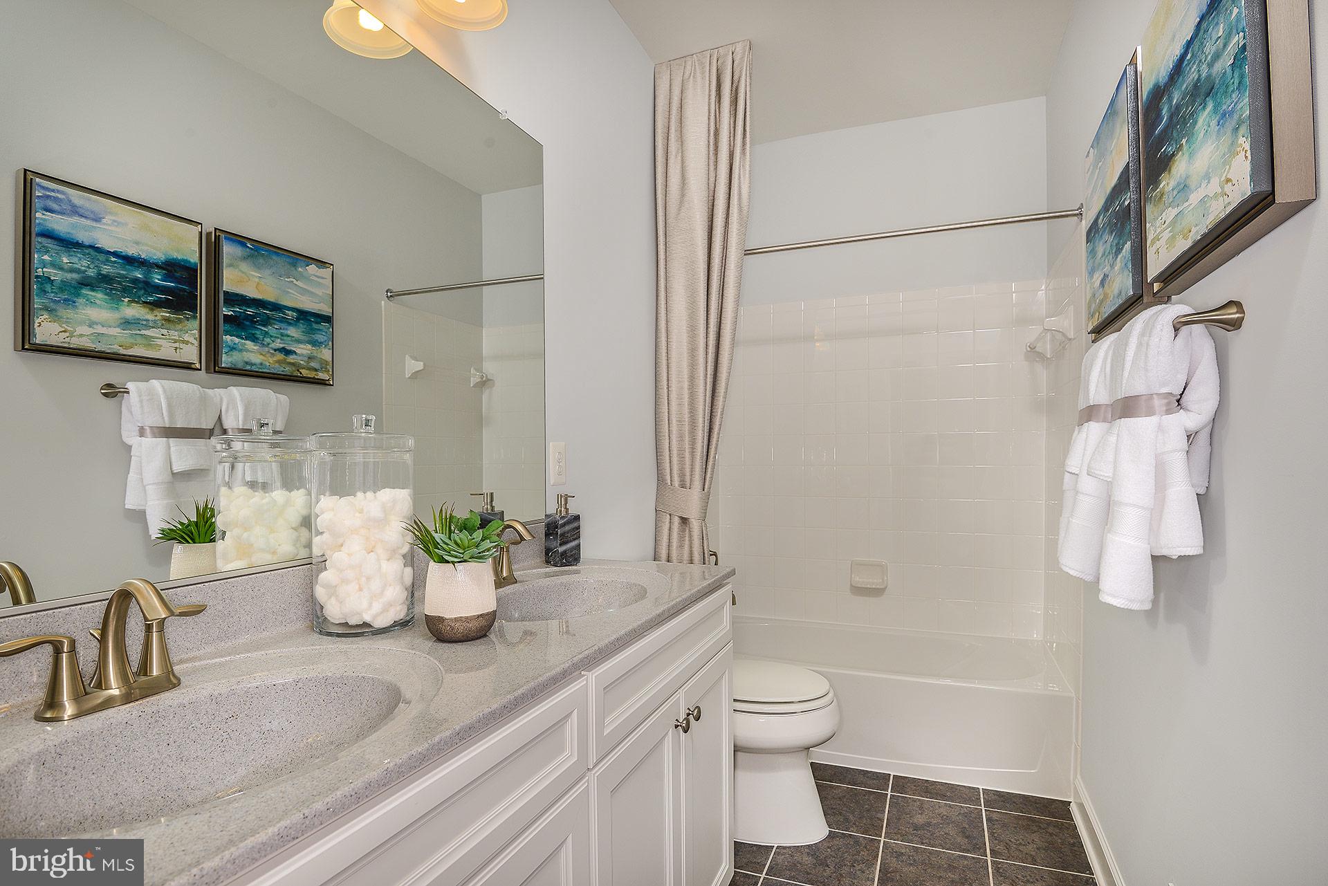 SENSENY VILLAGE - Residential