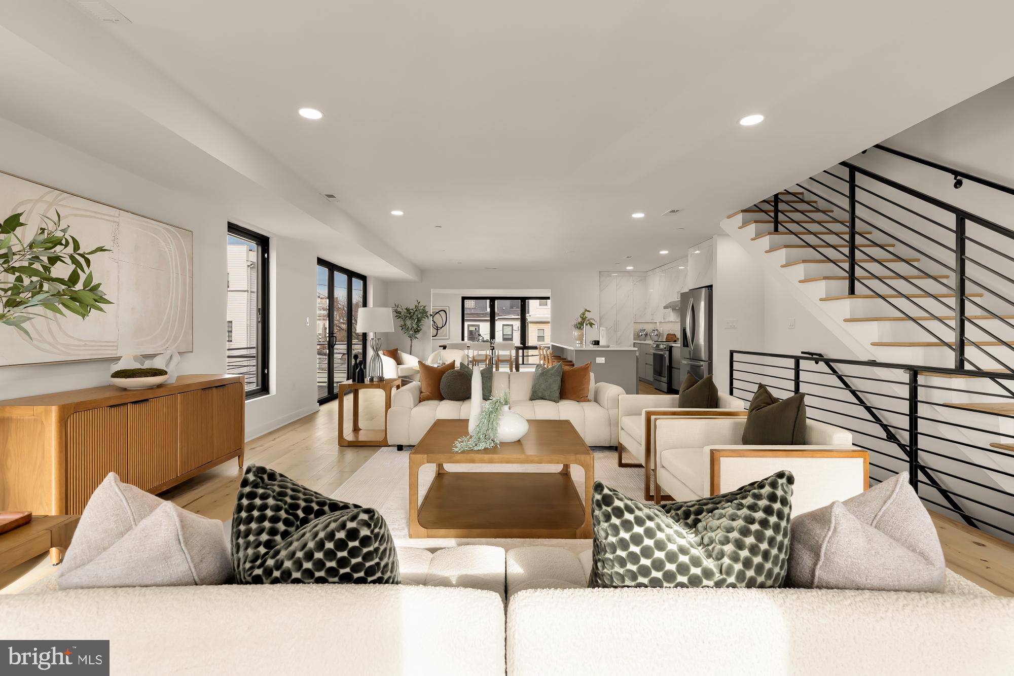 641 QUEBEC PLACE NW 2