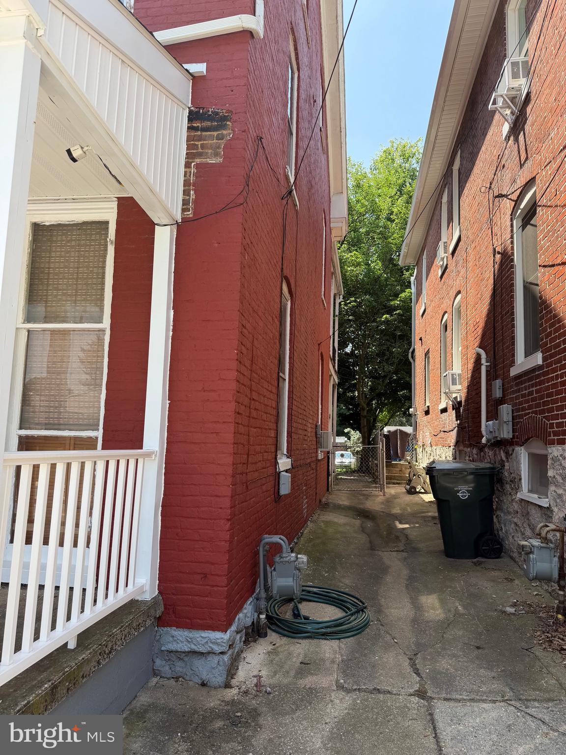 903 W WASHINGTON STREET