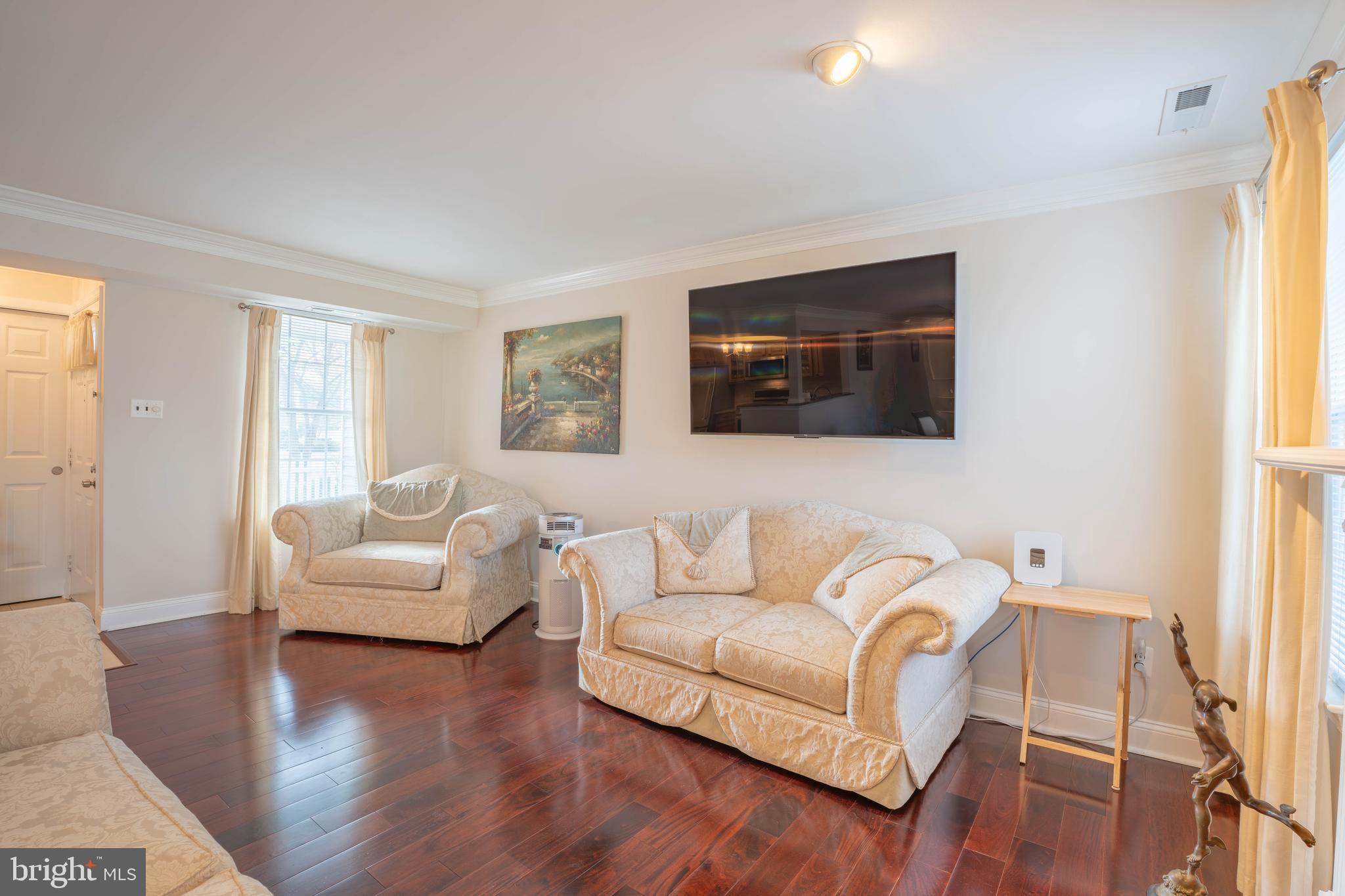 ROSE HOLLOW - Residential