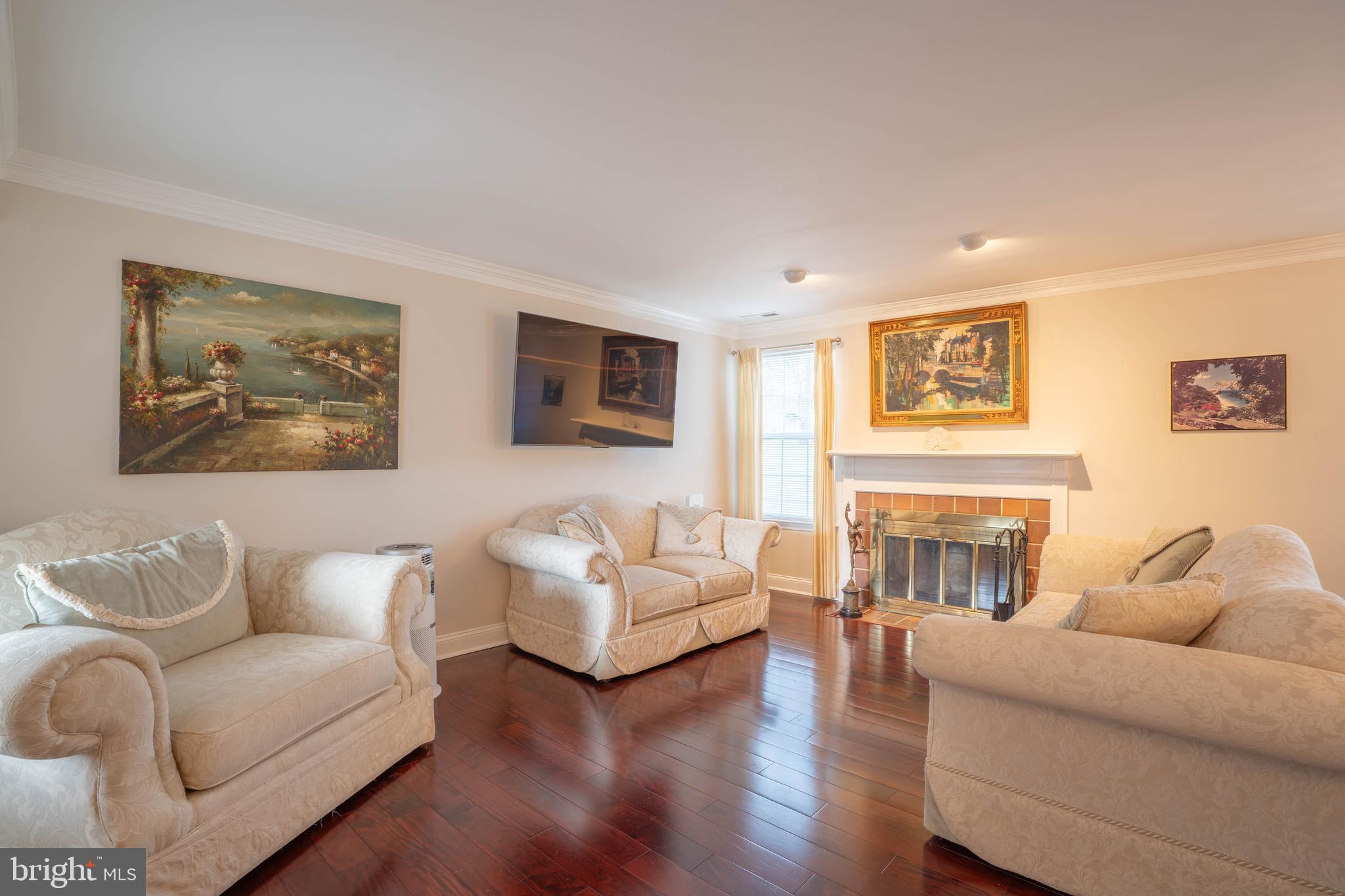 ROSE HOLLOW - Residential