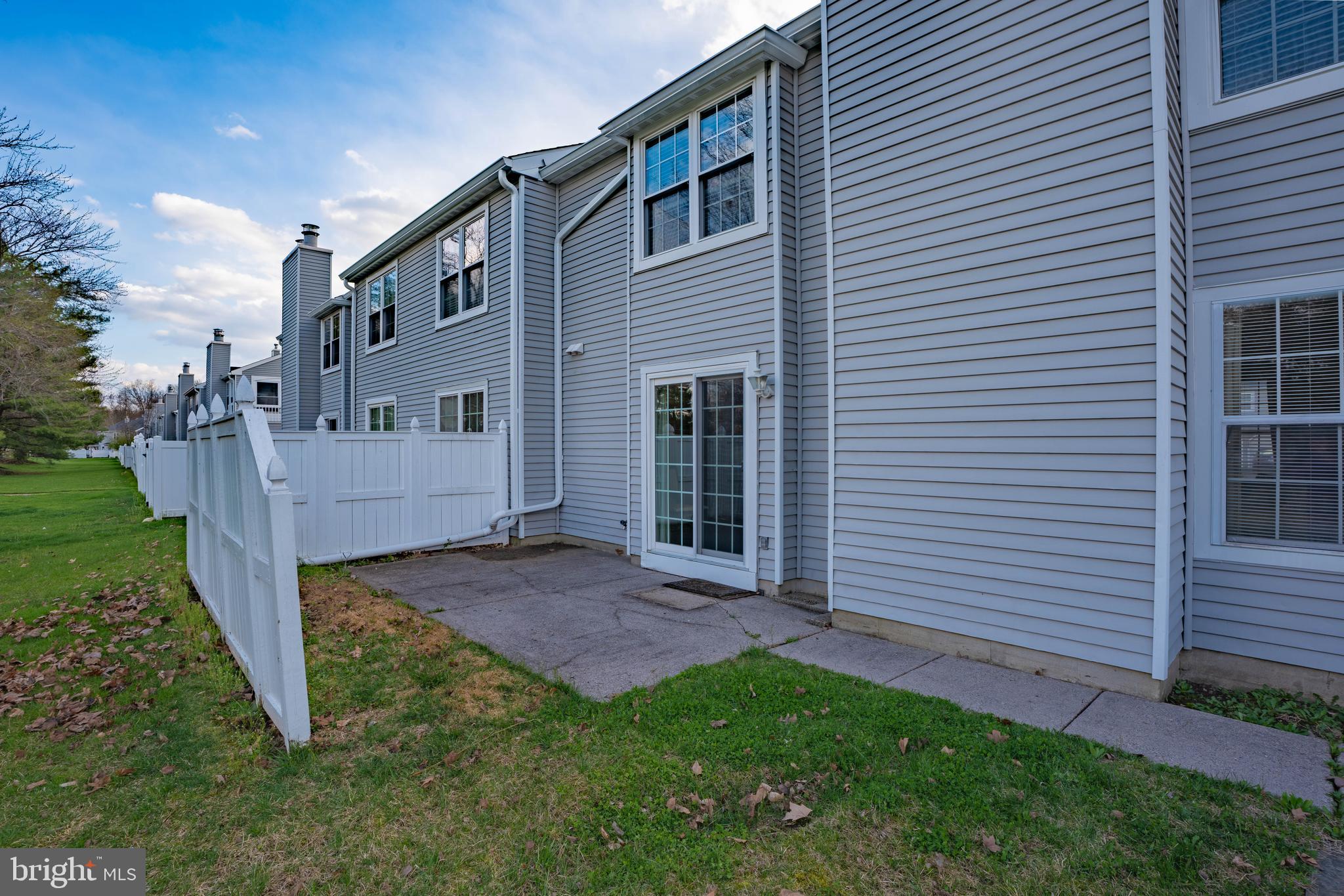 ROSE HOLLOW - Residential