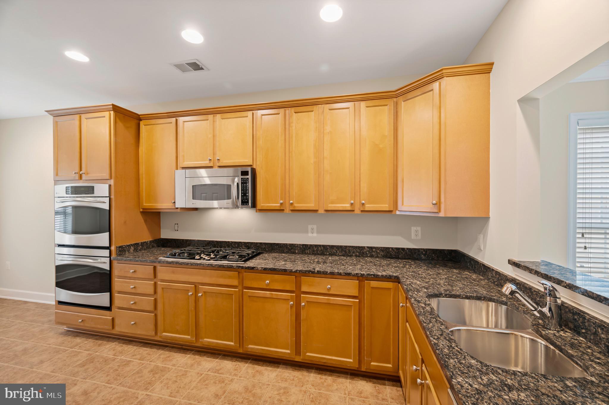 20449 ROSSES POINT COURT