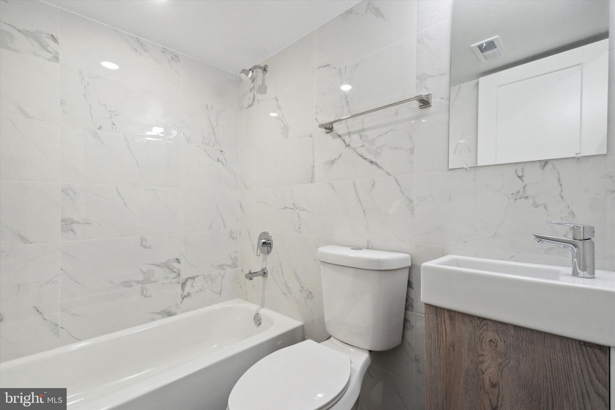 FRANCISVILLE - Residential Lease